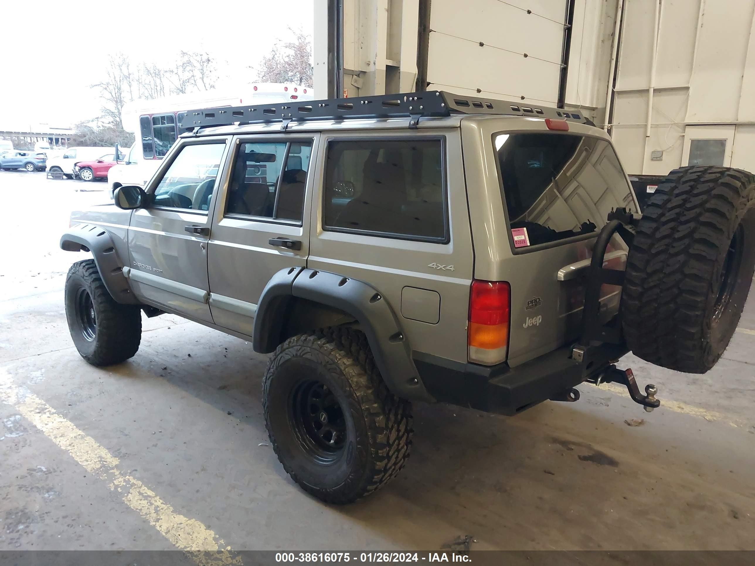 Photo 2 VIN: 1J4FF48S5YL244396 - JEEP CHEROKEE 