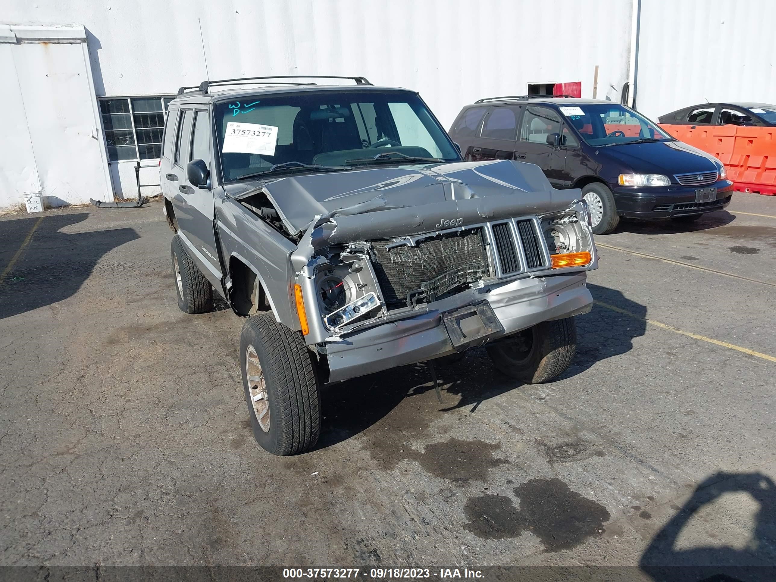 Photo 5 VIN: 1J4FF48S61L519554 - JEEP CHEROKEE 