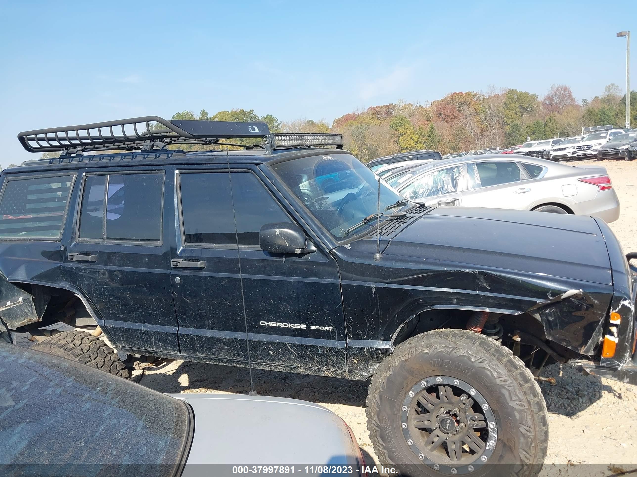 Photo 12 VIN: 1J4FF48S61L592763 - JEEP CHEROKEE 