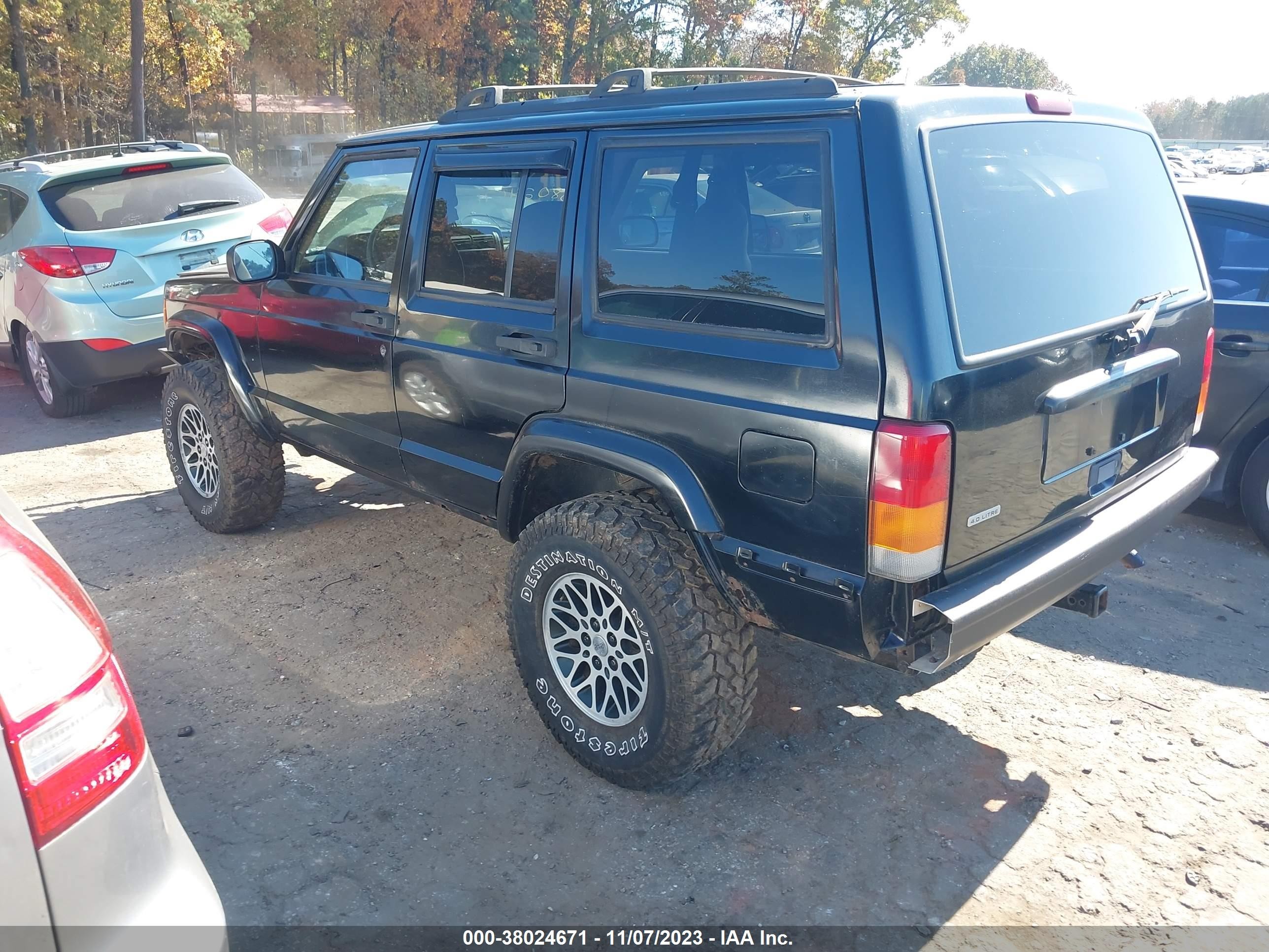 Photo 2 VIN: 1J4FF48S7YL112854 - JEEP CHEROKEE 