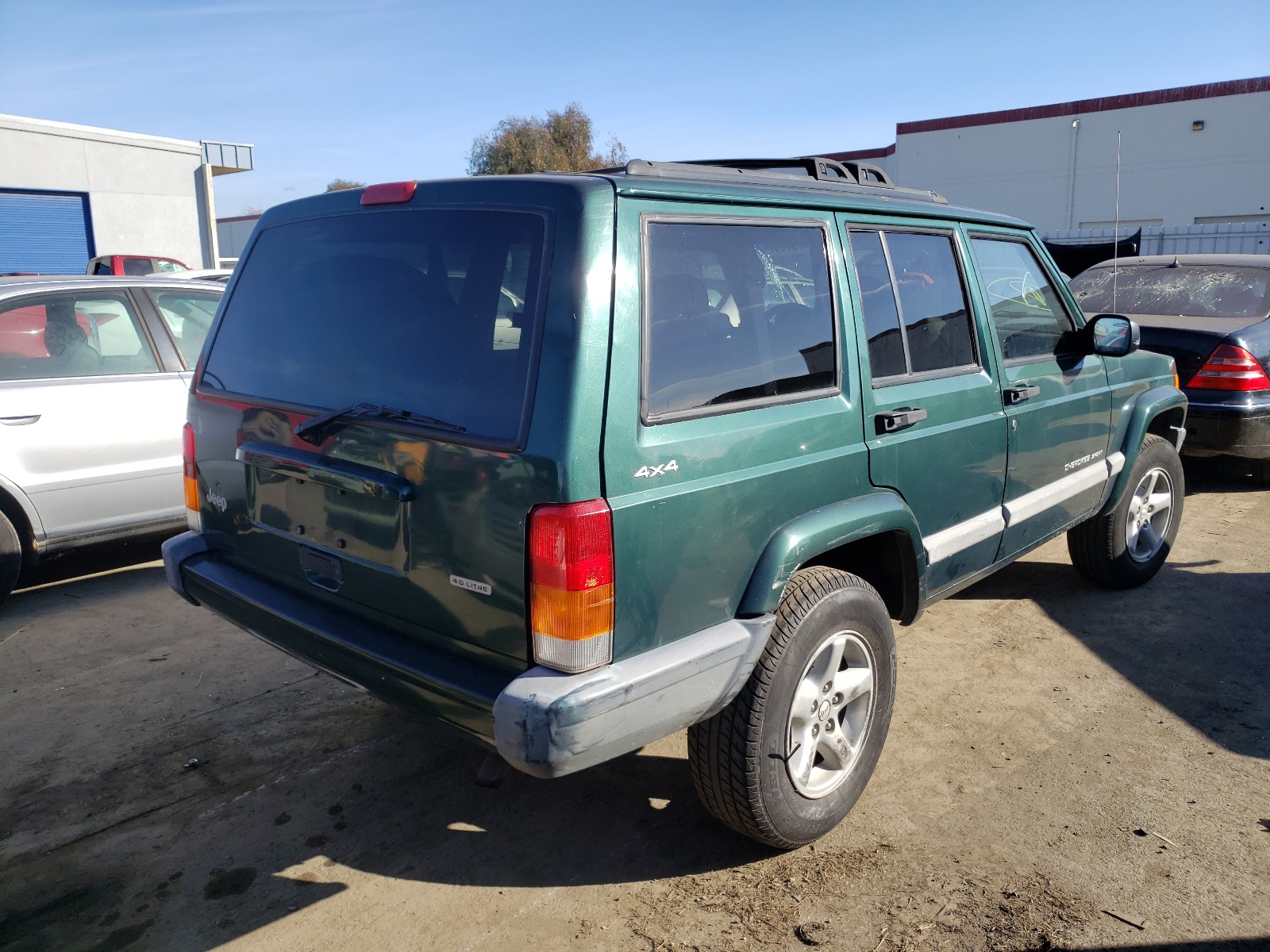 Photo 3 VIN: 1J4FF48S81L608283 - JEEP CHEROKEE S 