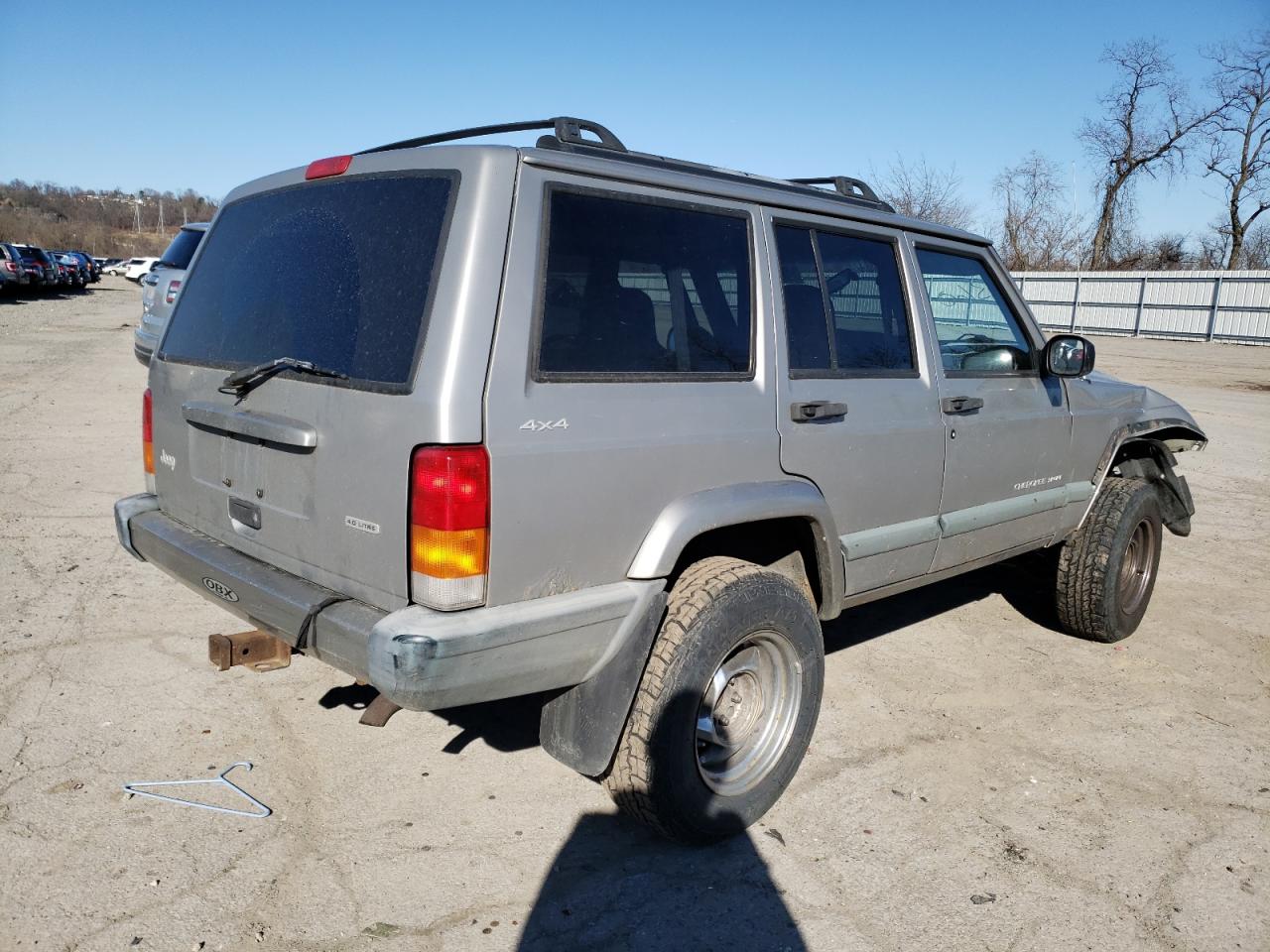 Photo 2 VIN: 1J4FF48S8YL209397 - JEEP GRAND CHEROKEE 