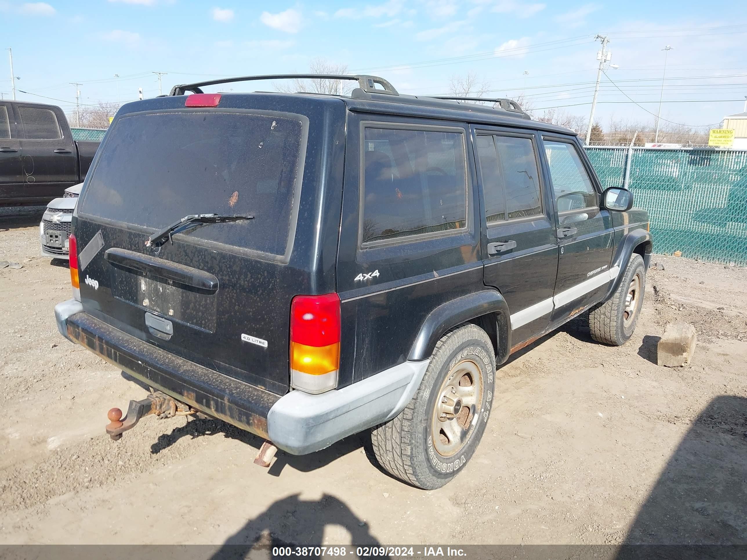 Photo 3 VIN: 1J4FF48S91L594054 - JEEP CHEROKEE 