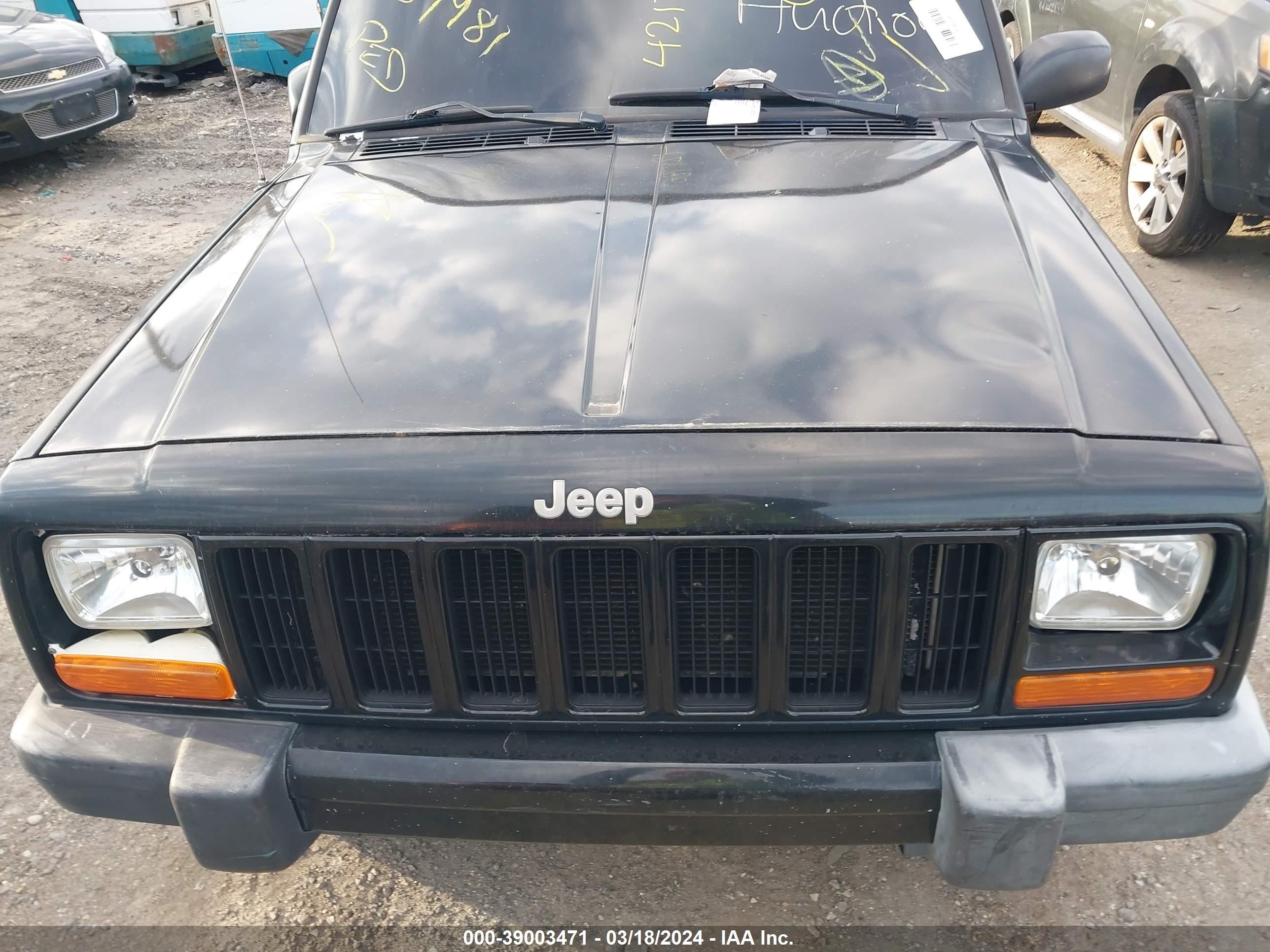 Photo 9 VIN: 1J4FF48S9YL187216 - JEEP CHEROKEE 