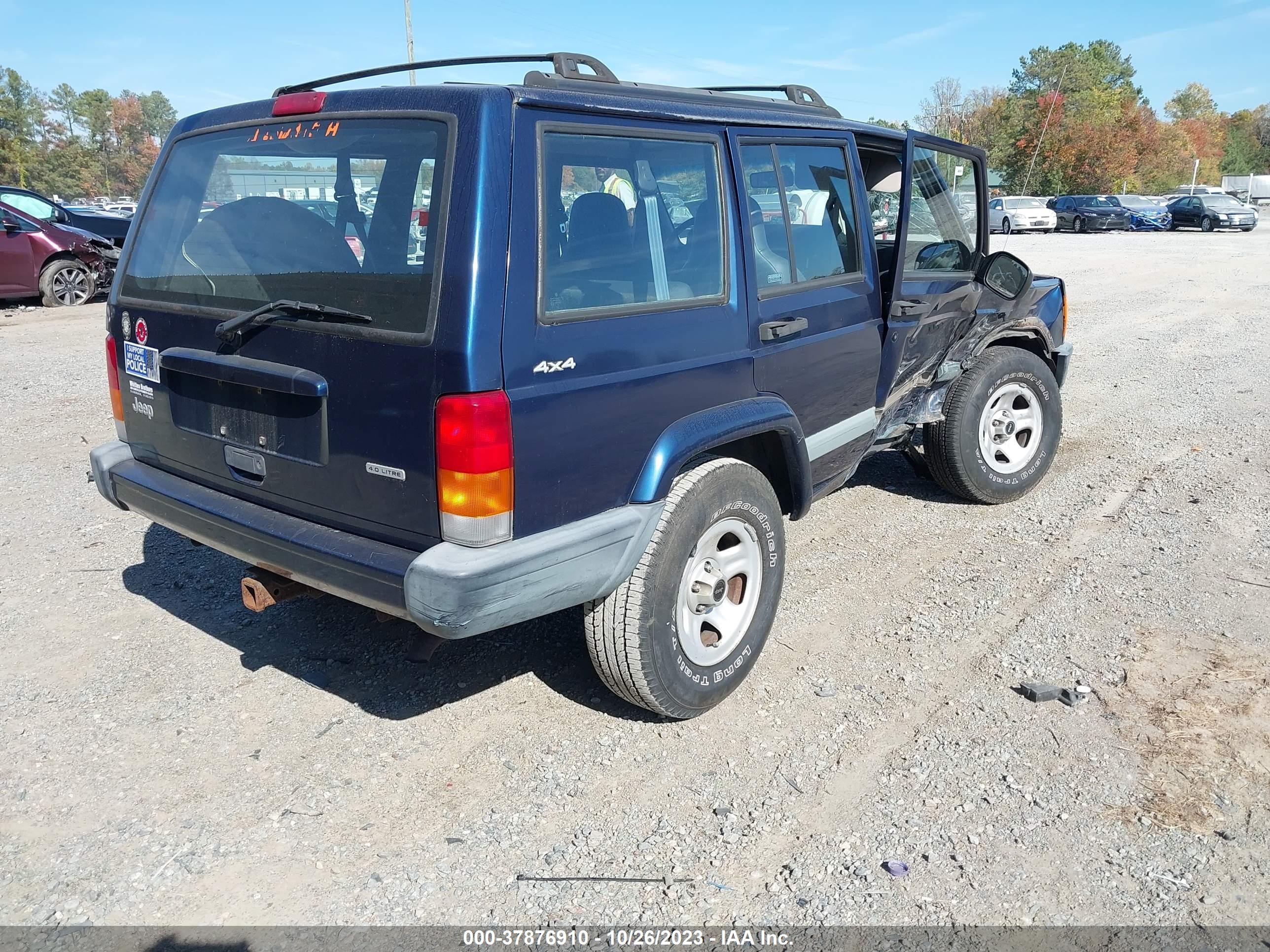 Photo 3 VIN: 1J4FF48S9YL273724 - JEEP CHEROKEE 