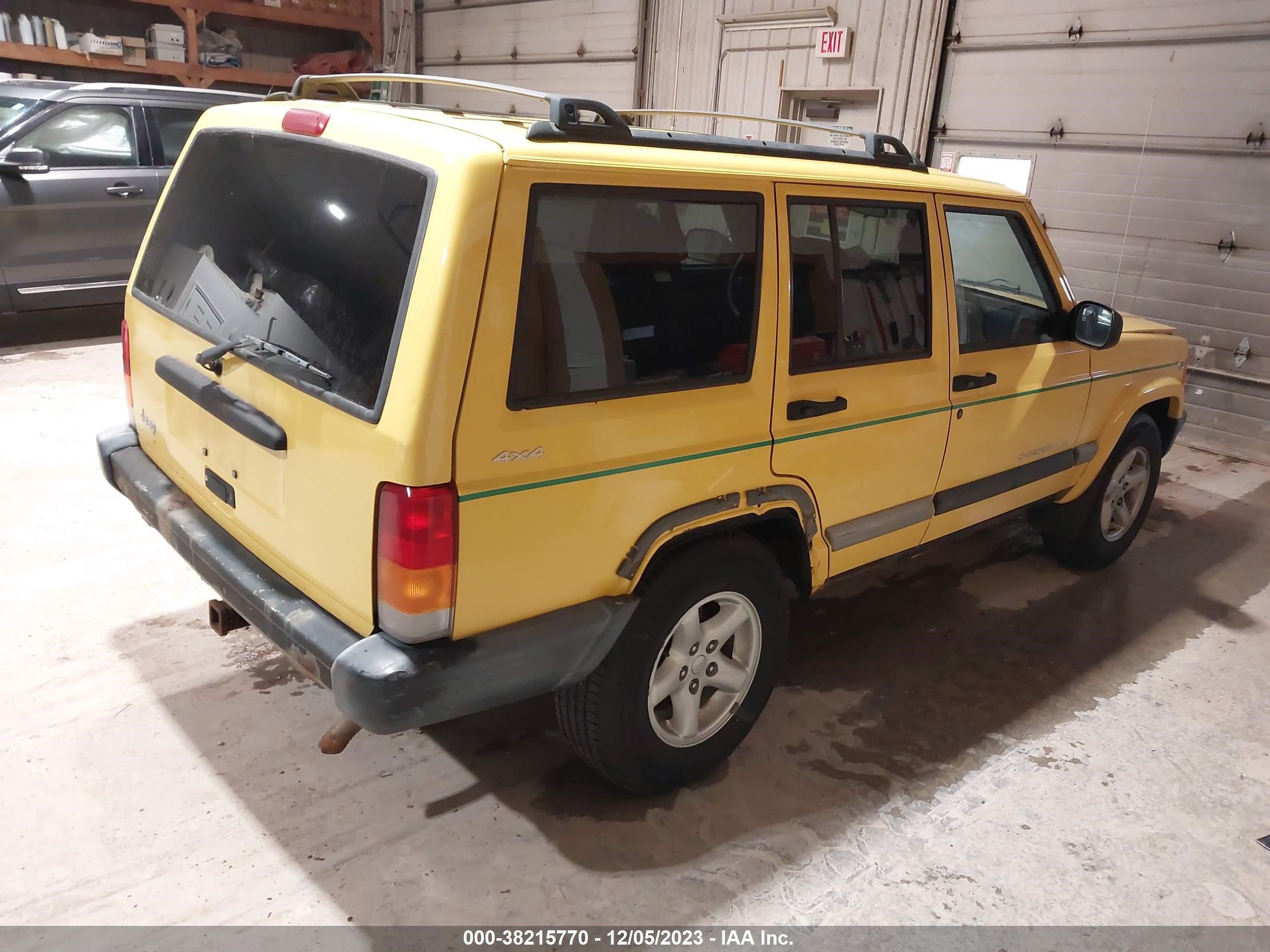 Photo 3 VIN: 1J4FF48SX1L593446 - JEEP CHEROKEE 