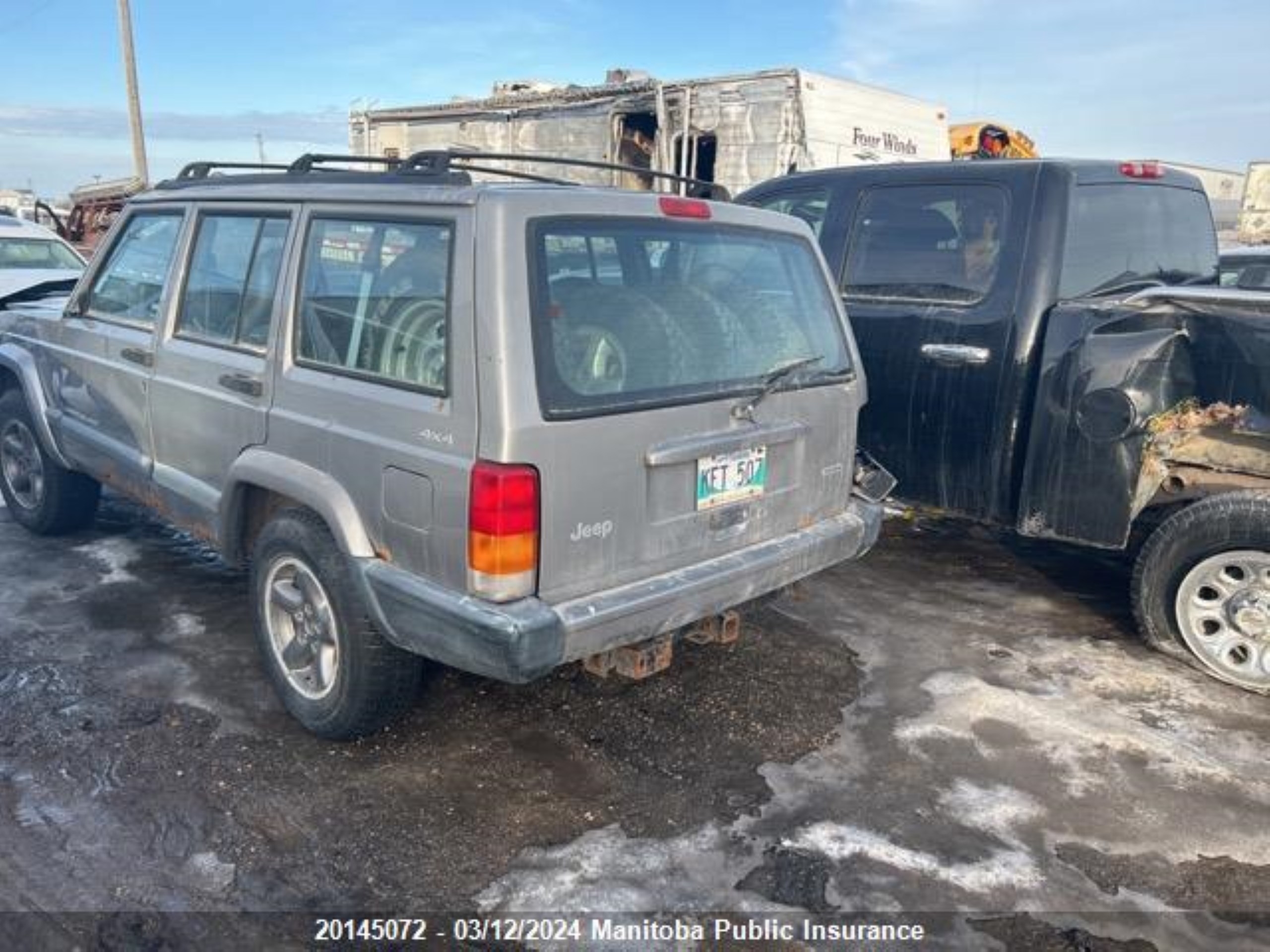 Photo 2 VIN: 1J4FF48SXYL155066 - JEEP CHEROKEE 