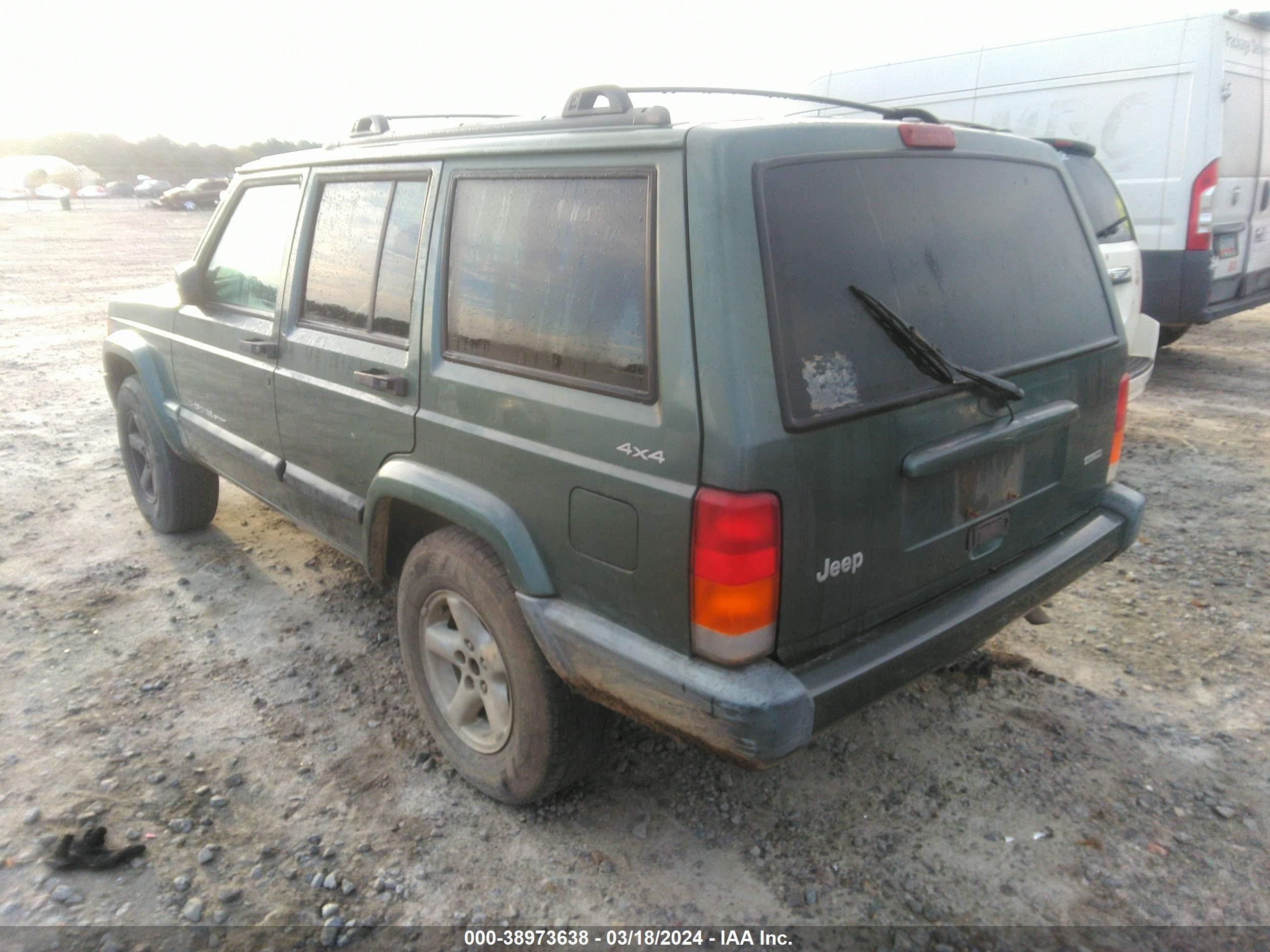 Photo 2 VIN: 1J4FF48SXYL170344 - JEEP CHEROKEE 