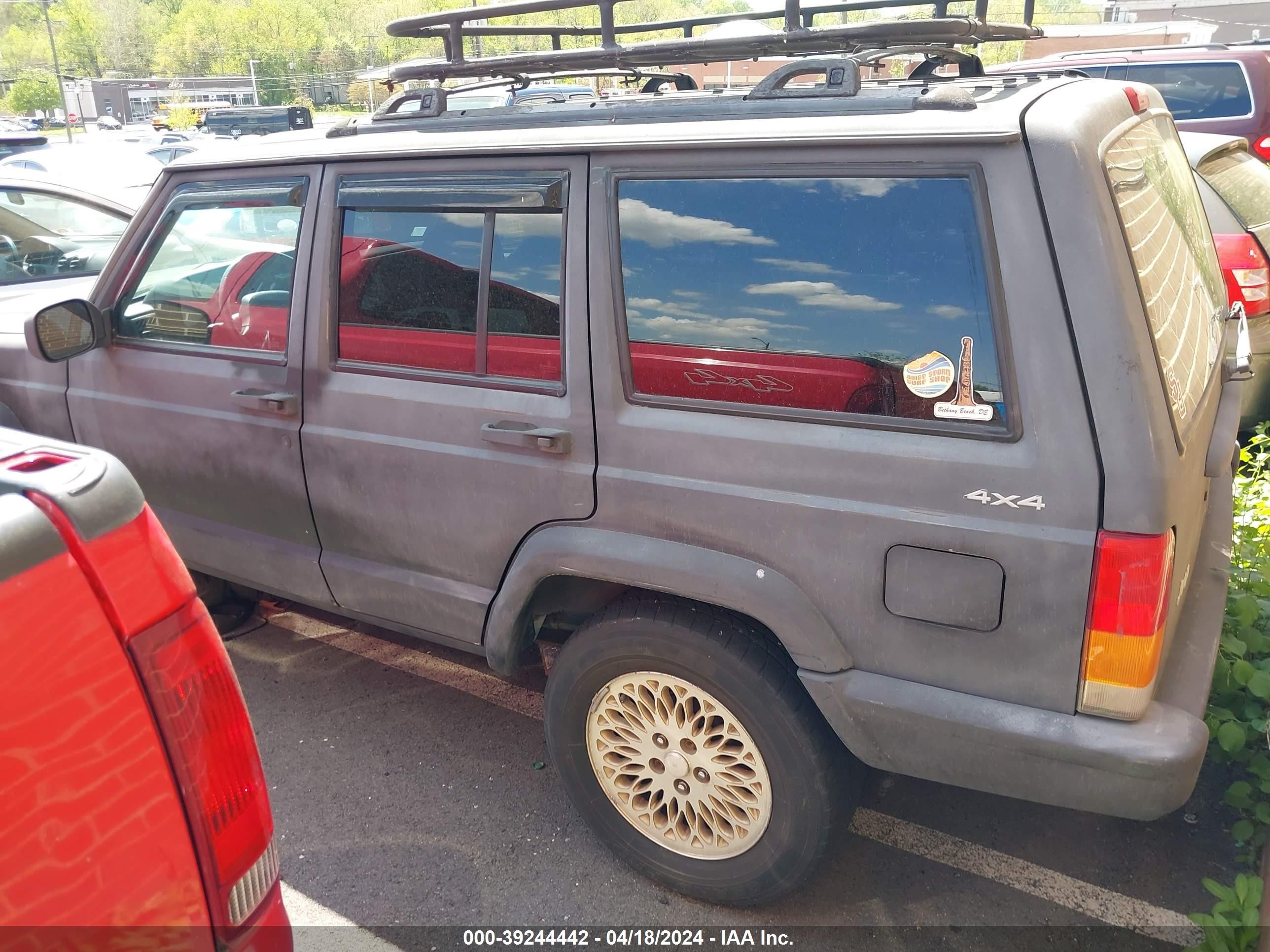 Photo 2 VIN: 1J4FF48SXYL260514 - JEEP CHEROKEE 