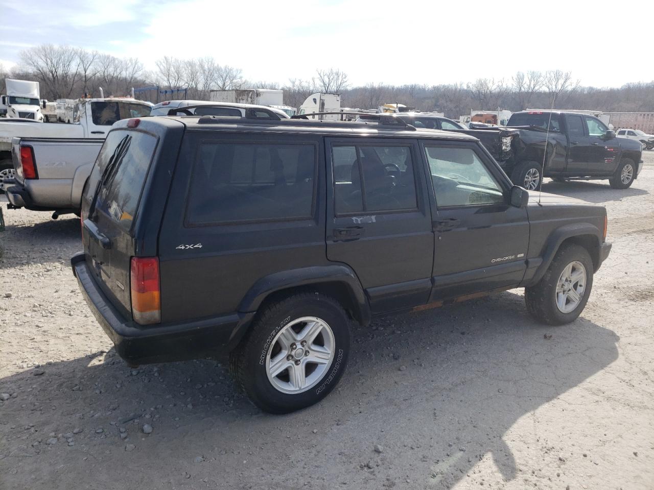 Photo 2 VIN: 1J4FF58S21L610827 - JEEP CHEROKEE 