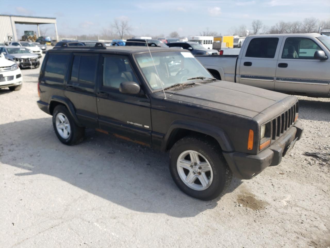 Photo 3 VIN: 1J4FF58S21L610827 - JEEP CHEROKEE 