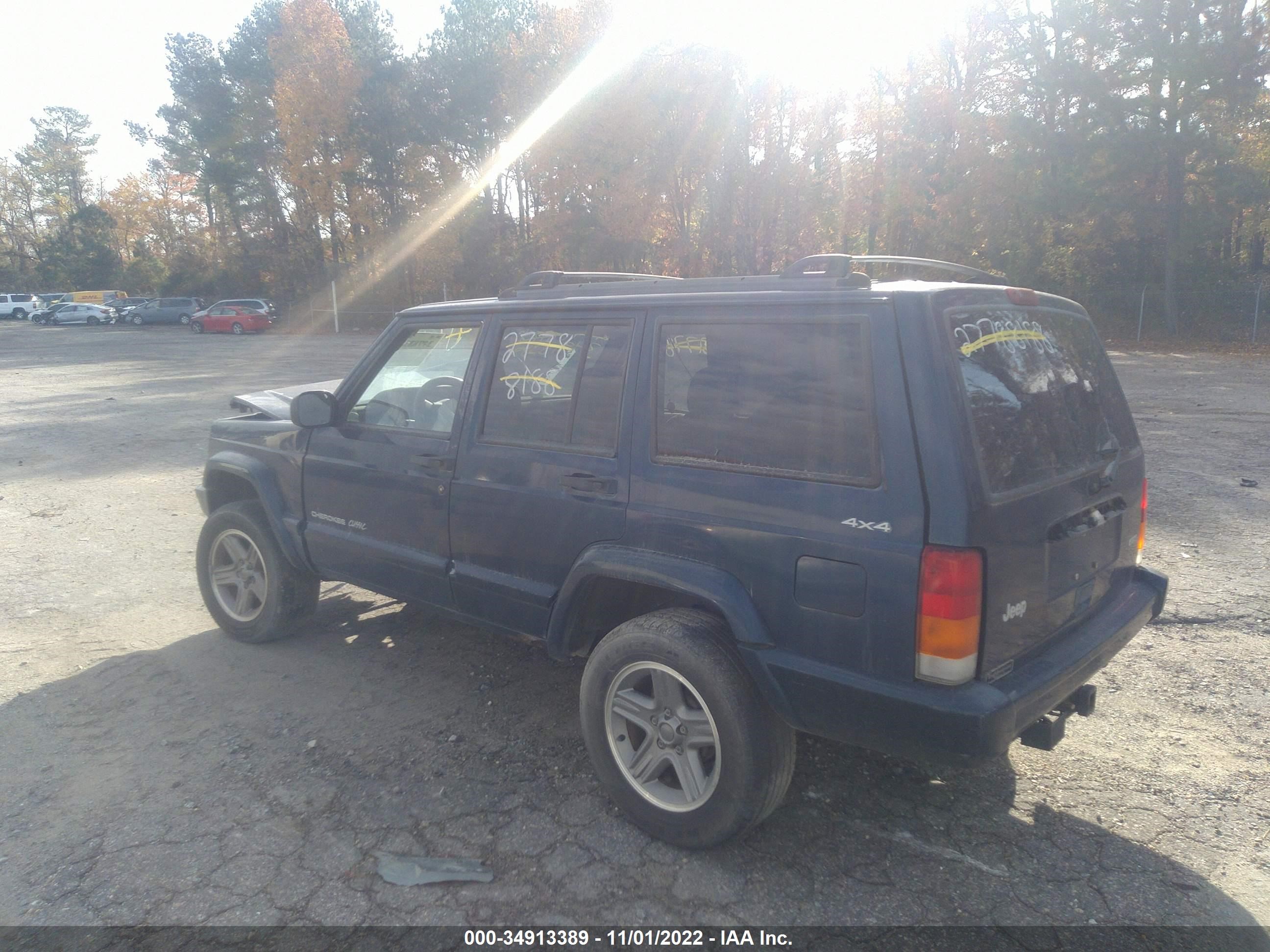 Photo 2 VIN: 1J4FF58S9YL130066 - JEEP CHEROKEE 