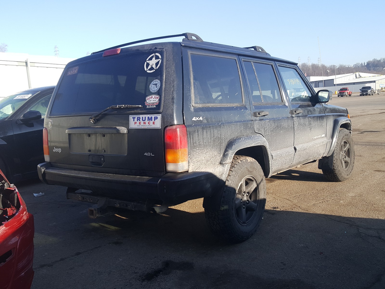 Photo 3 VIN: 1J4FF68S3XL622984 - JEEP CHEROKEE S 