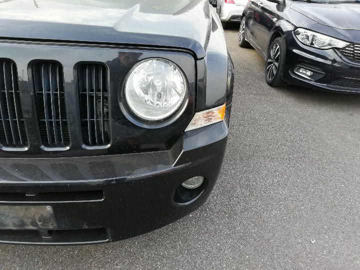 Photo 5 VIN: 1J4FFC8Y29D158506 - JEEP PATRIOT SUV 