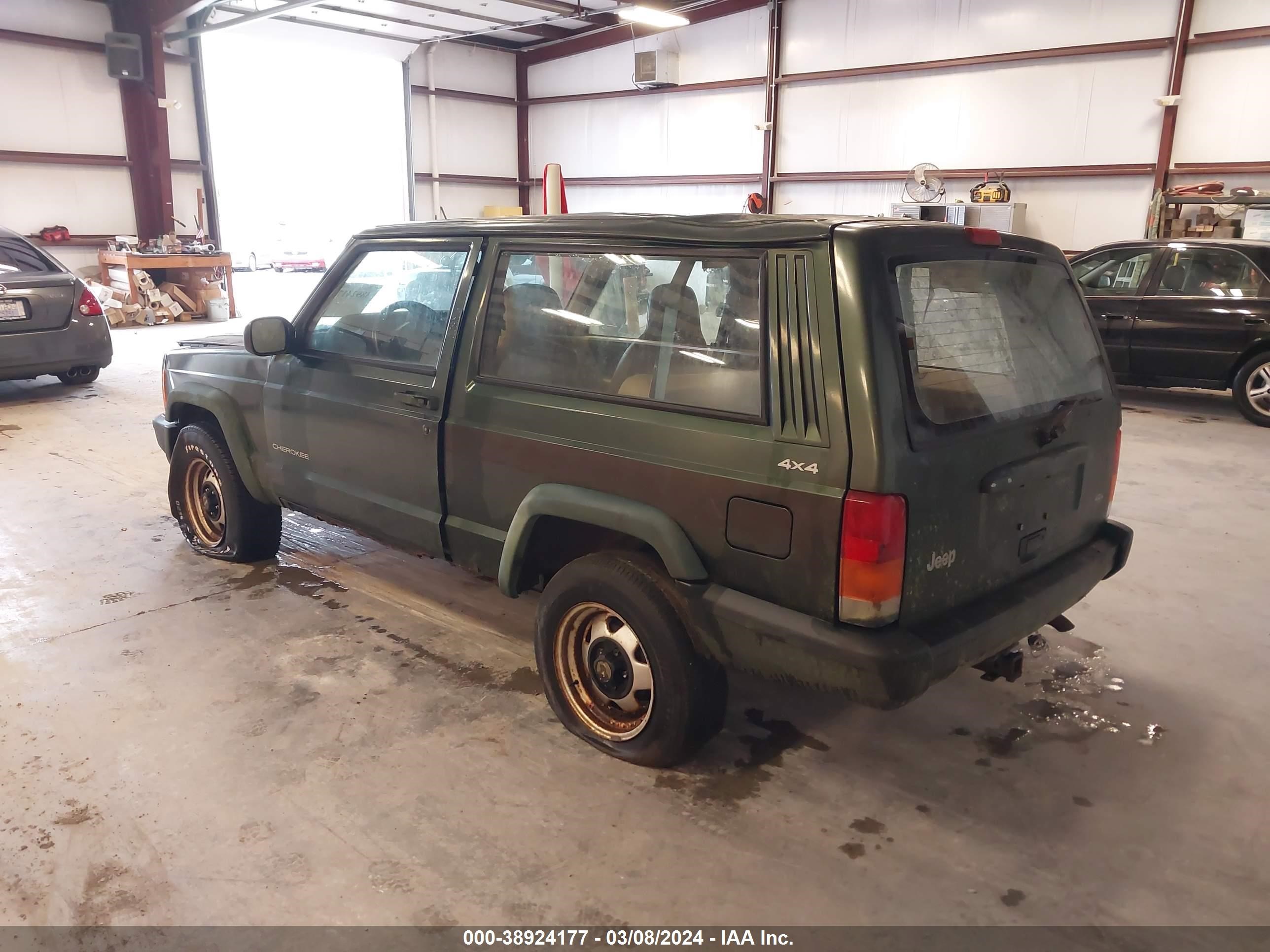 Photo 2 VIN: 1J4FJ27S4VL561912 - JEEP CHEROKEE 