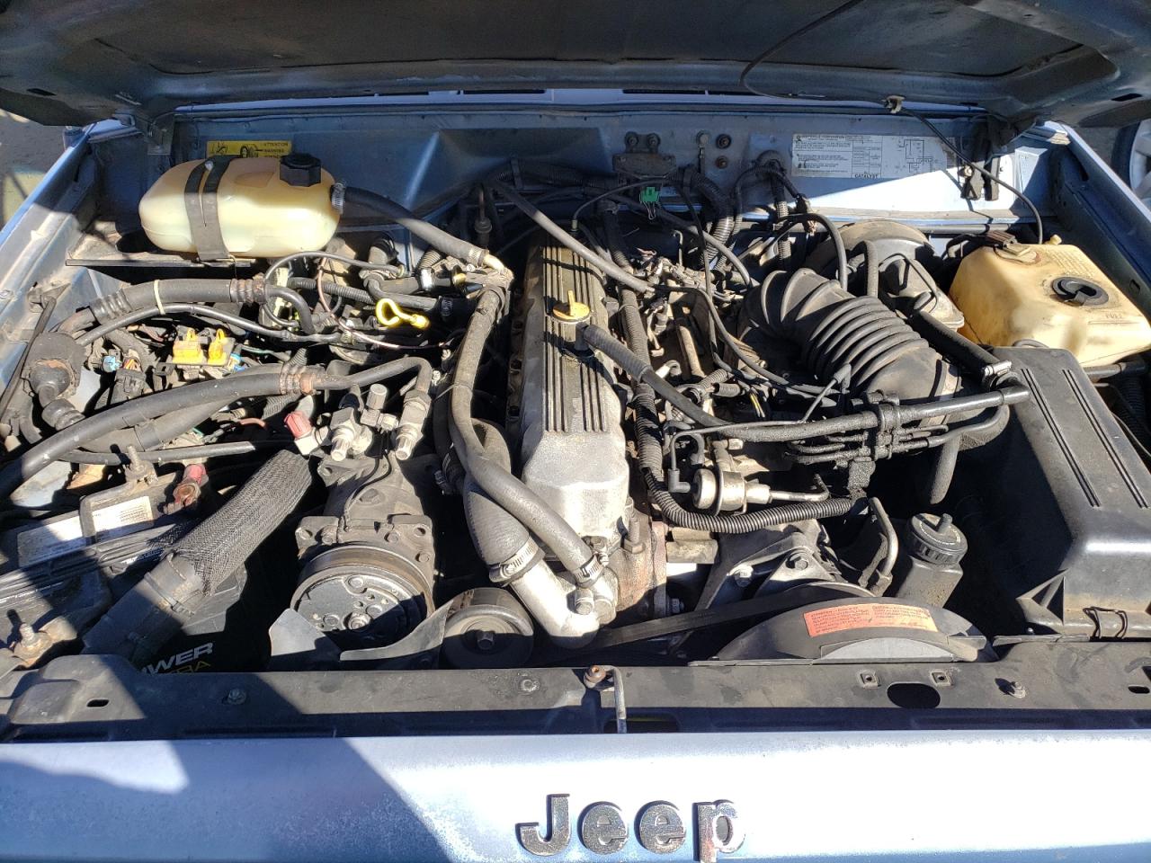 Photo 11 VIN: 1J4FJ28L8LL125844 - JEEP CHEROKEE 