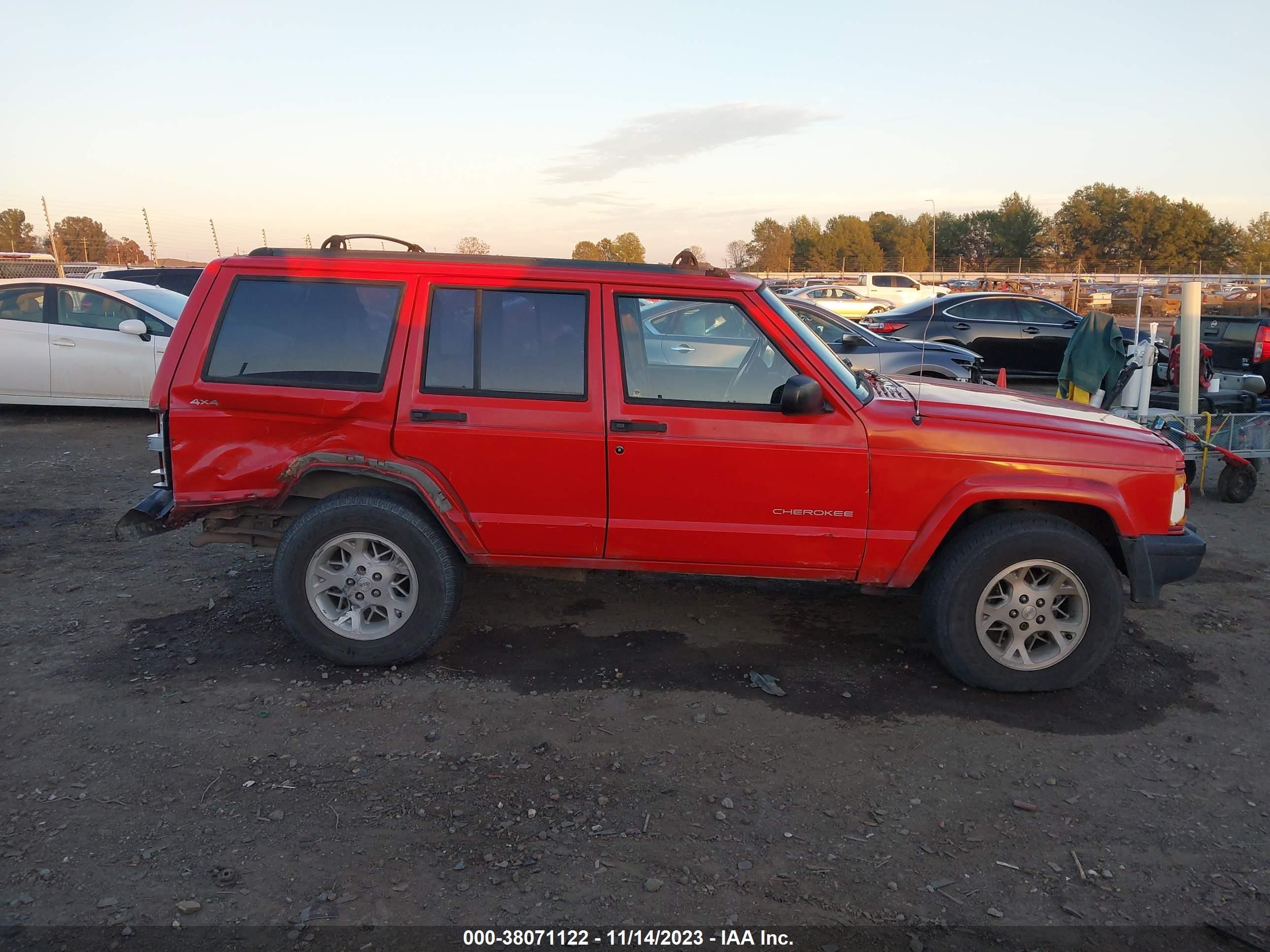 Photo 12 VIN: 1J4FJ28S1VL605735 - JEEP CHEROKEE 