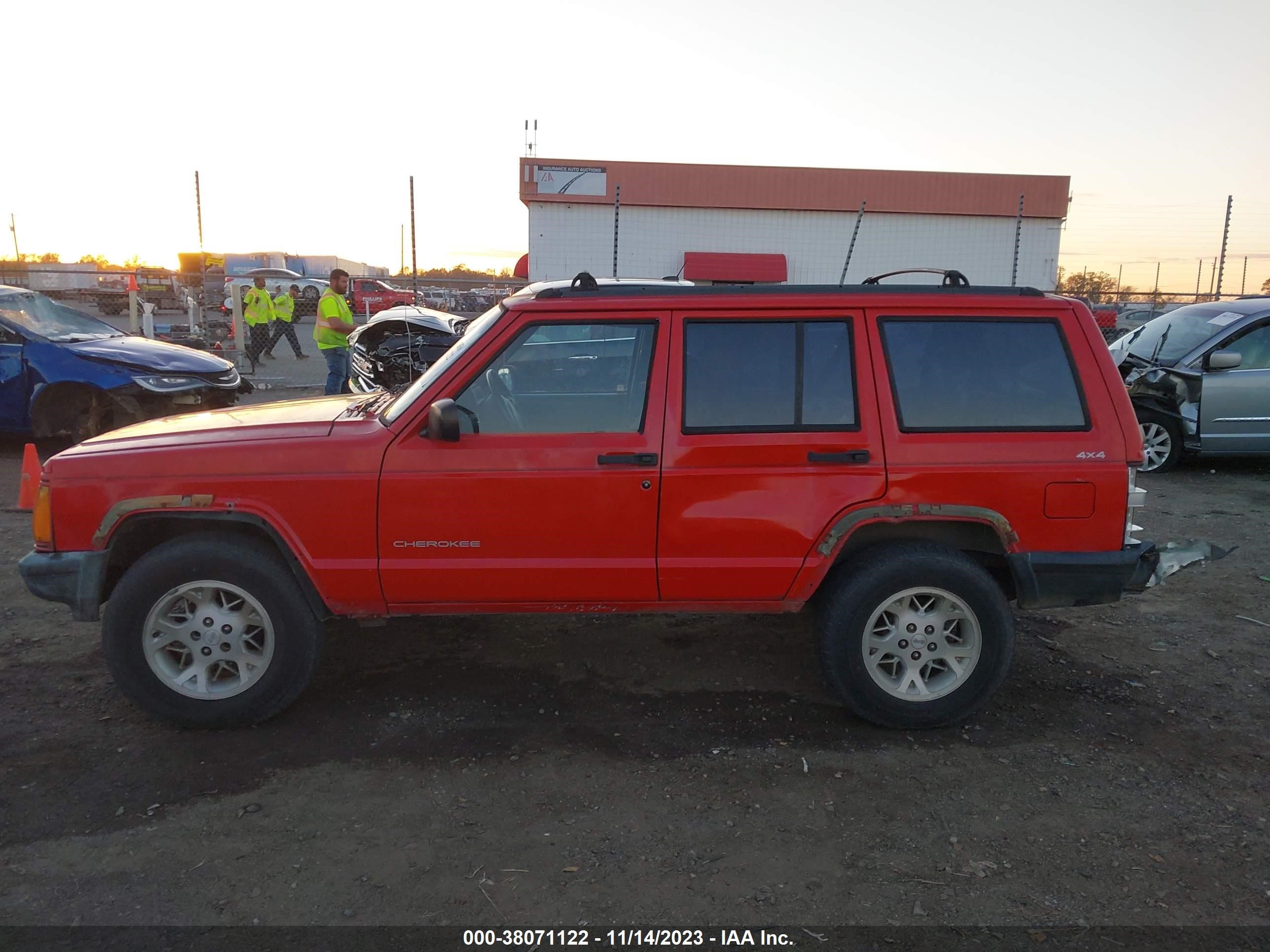 Photo 13 VIN: 1J4FJ28S1VL605735 - JEEP CHEROKEE 