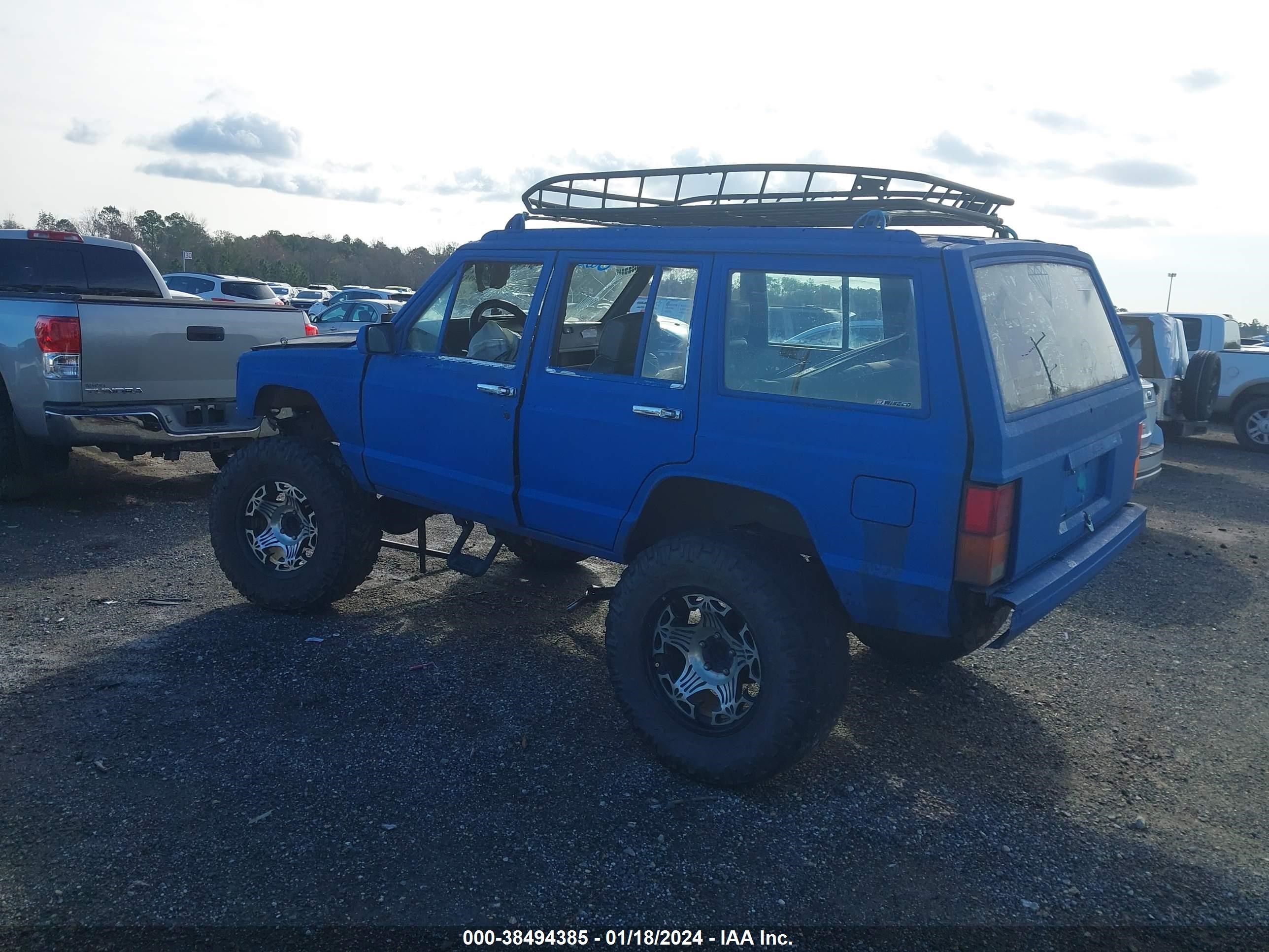 Photo 2 VIN: 1J4FJ28SXSL511381 - JEEP CHEROKEE 