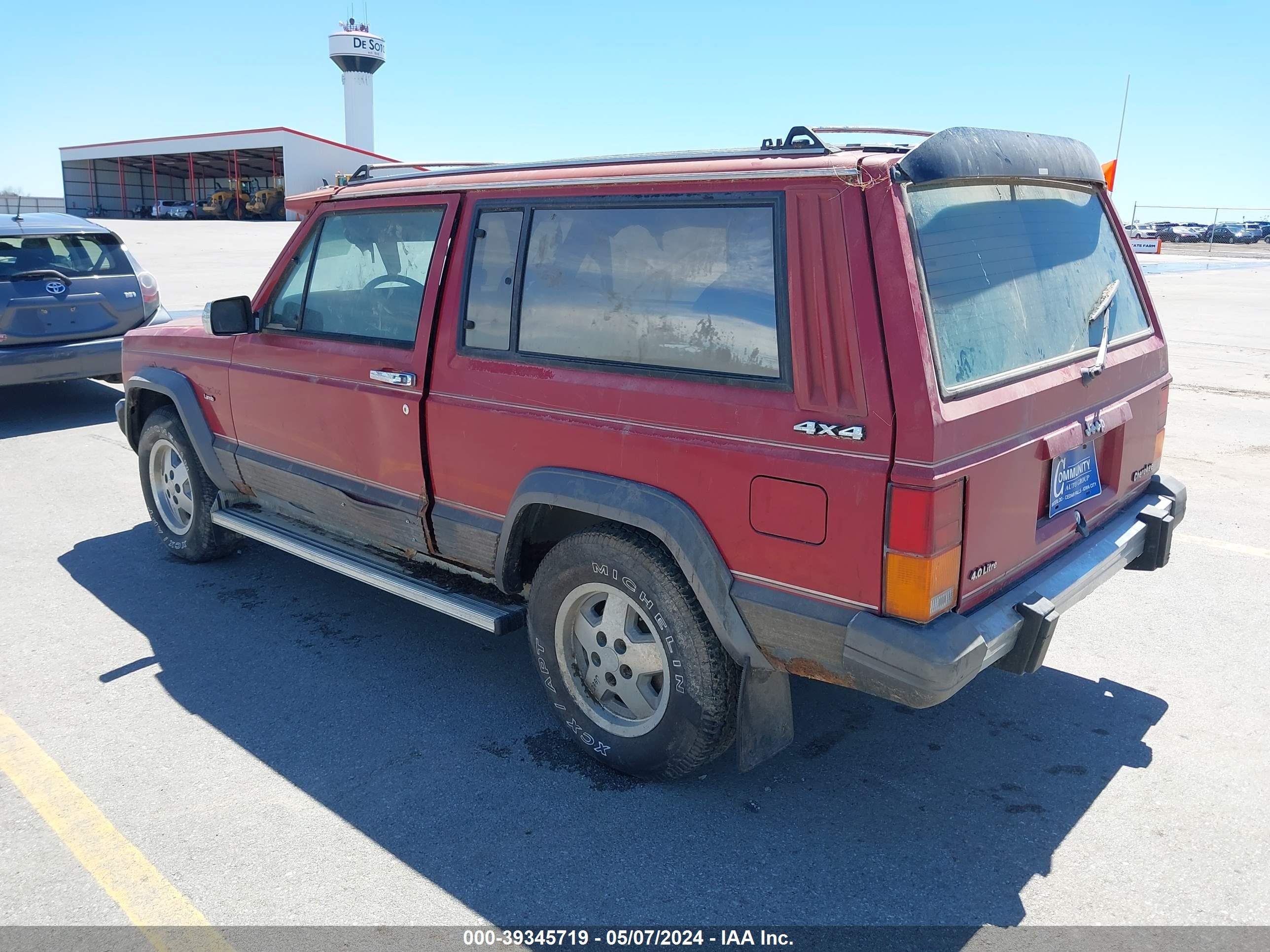 Photo 2 VIN: 1J4FJ57L1KL609081 - JEEP CHEROKEE 