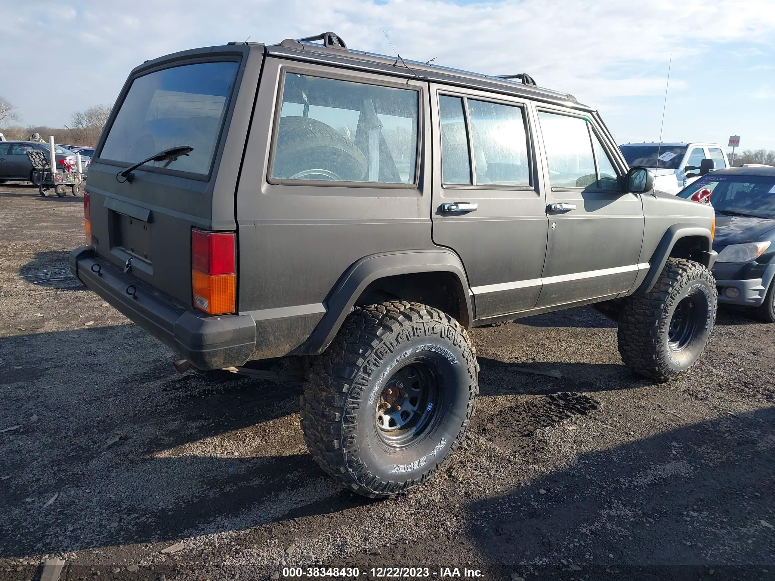 Photo 3 VIN: 1J4FJ5851NL247649 - JEEP CHEROKEE 