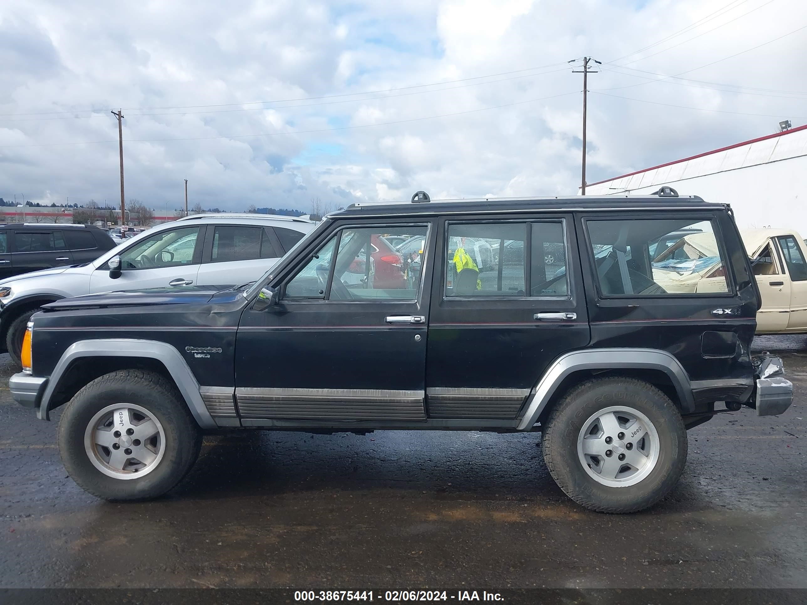 Photo 14 VIN: 1J4FJ58S7ML509284 - JEEP CHEROKEE 