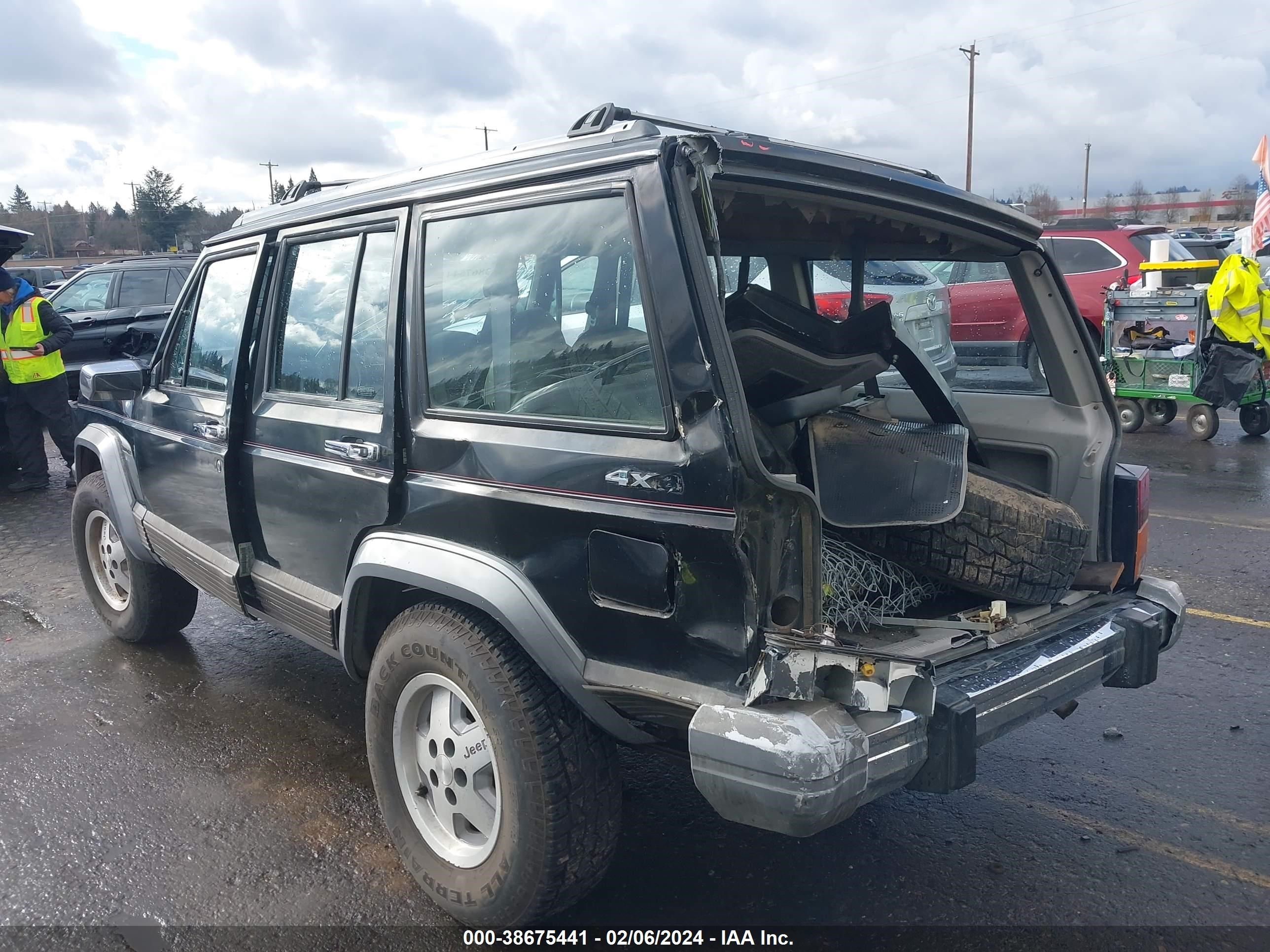 Photo 2 VIN: 1J4FJ58S7ML509284 - JEEP CHEROKEE 