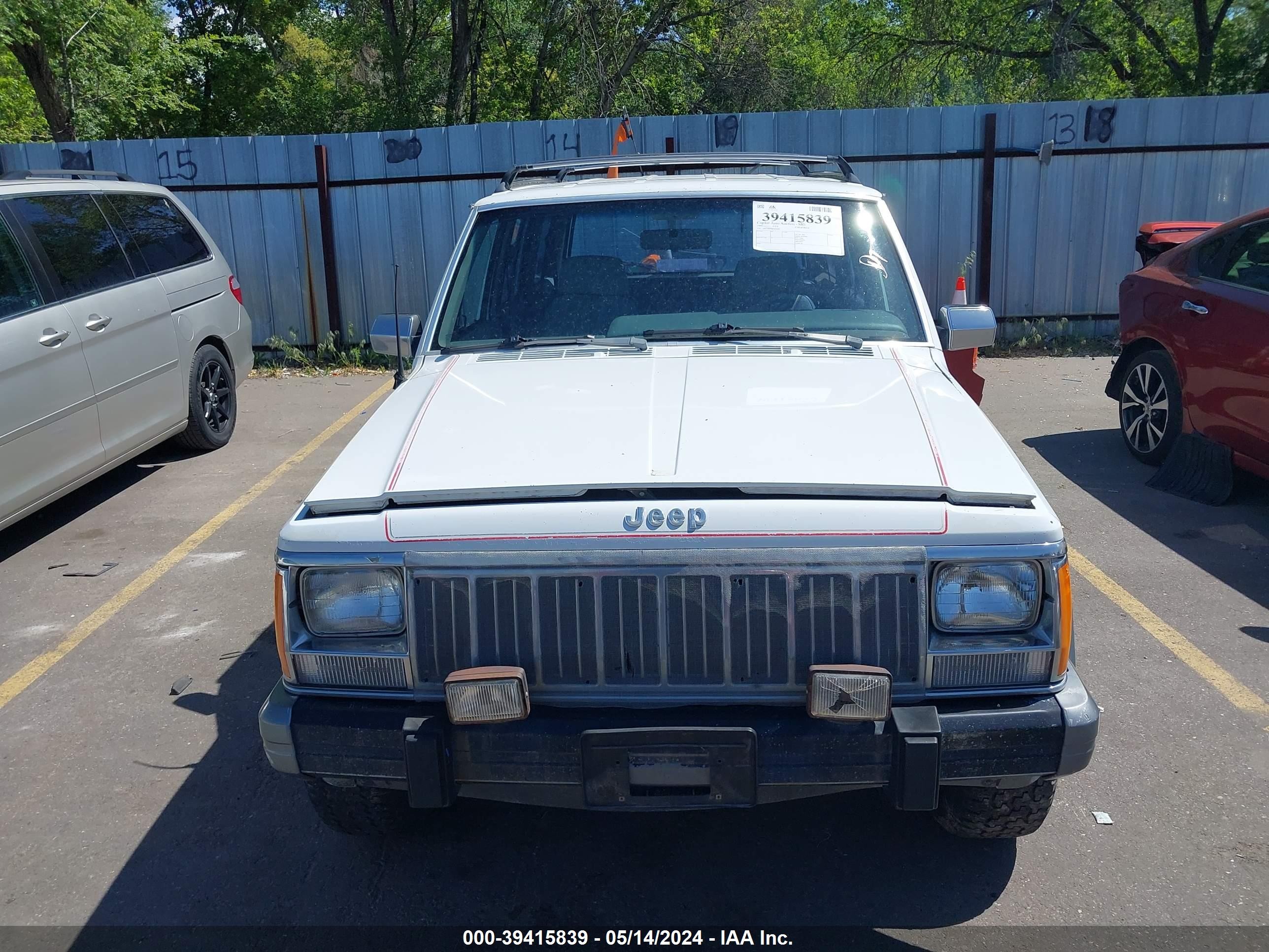 Photo 5 VIN: 1J4FJ58S7ML631045 - JEEP CHEROKEE 