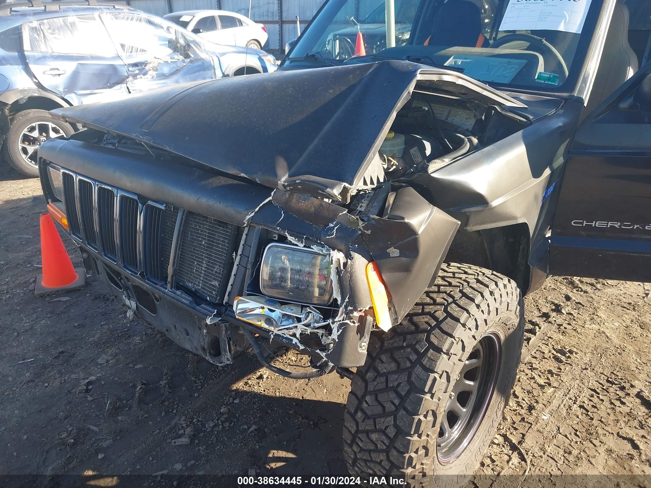 Photo 5 VIN: 1J4FJ67S2WL133362 - JEEP CHEROKEE 