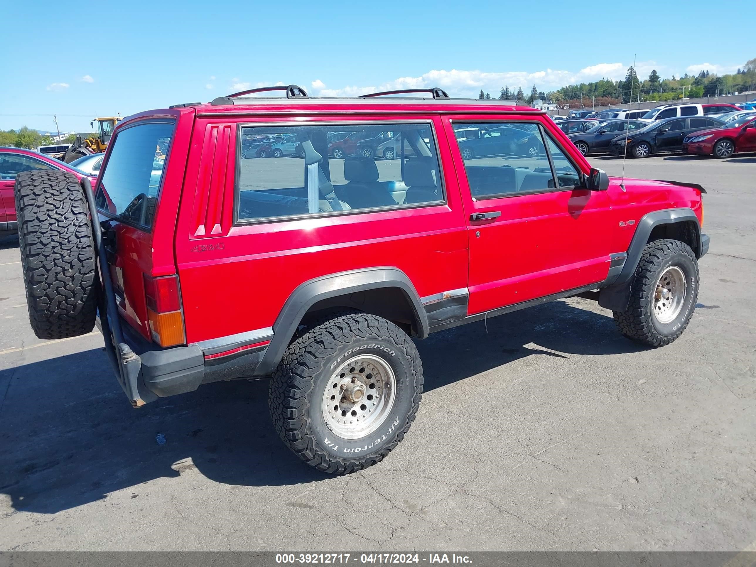 Photo 3 VIN: 1J4FJ67S9PL528379 - JEEP CHEROKEE 