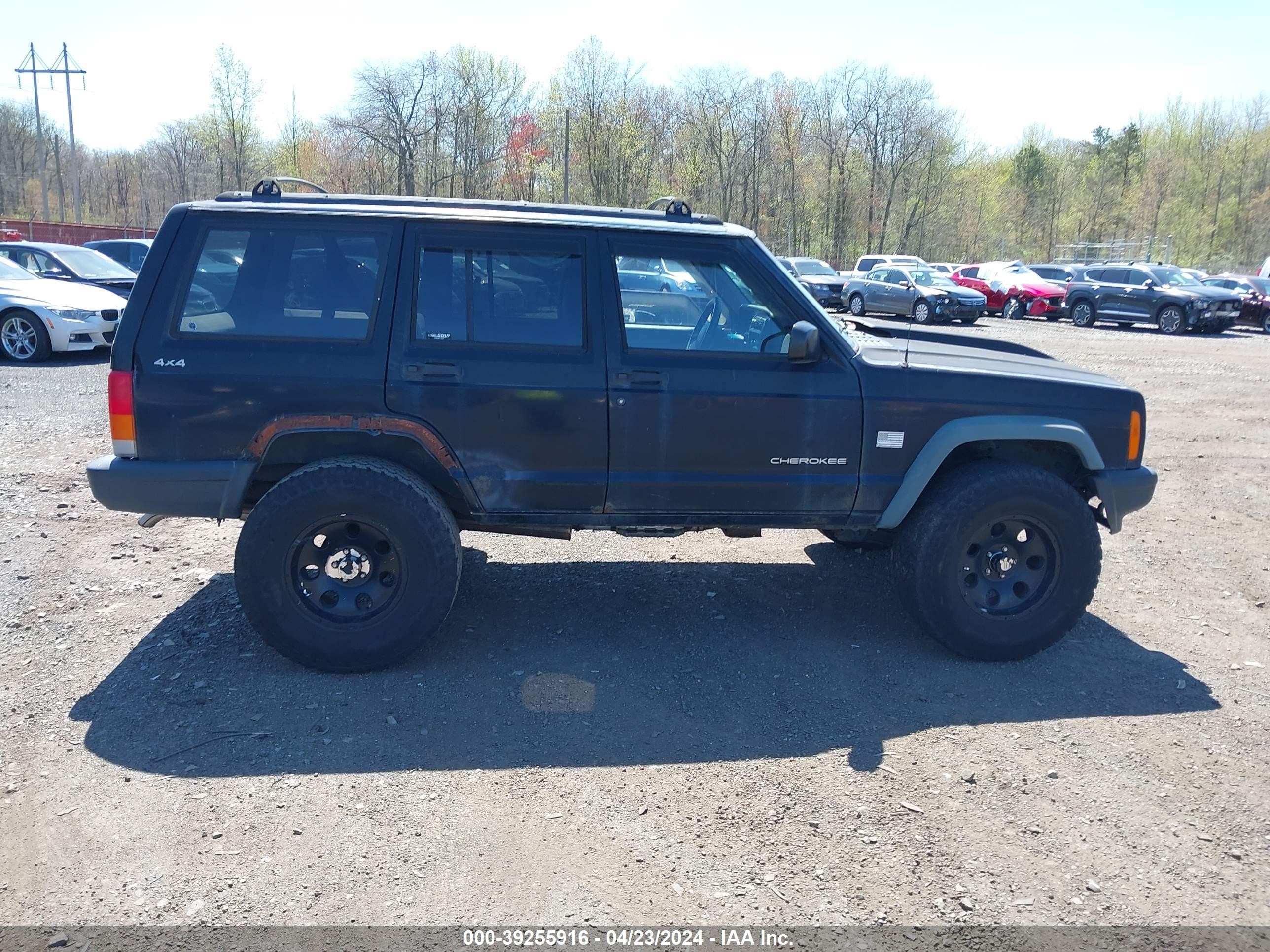 Photo 12 VIN: 1J4FJ68S0WL122388 - JEEP CHEROKEE 