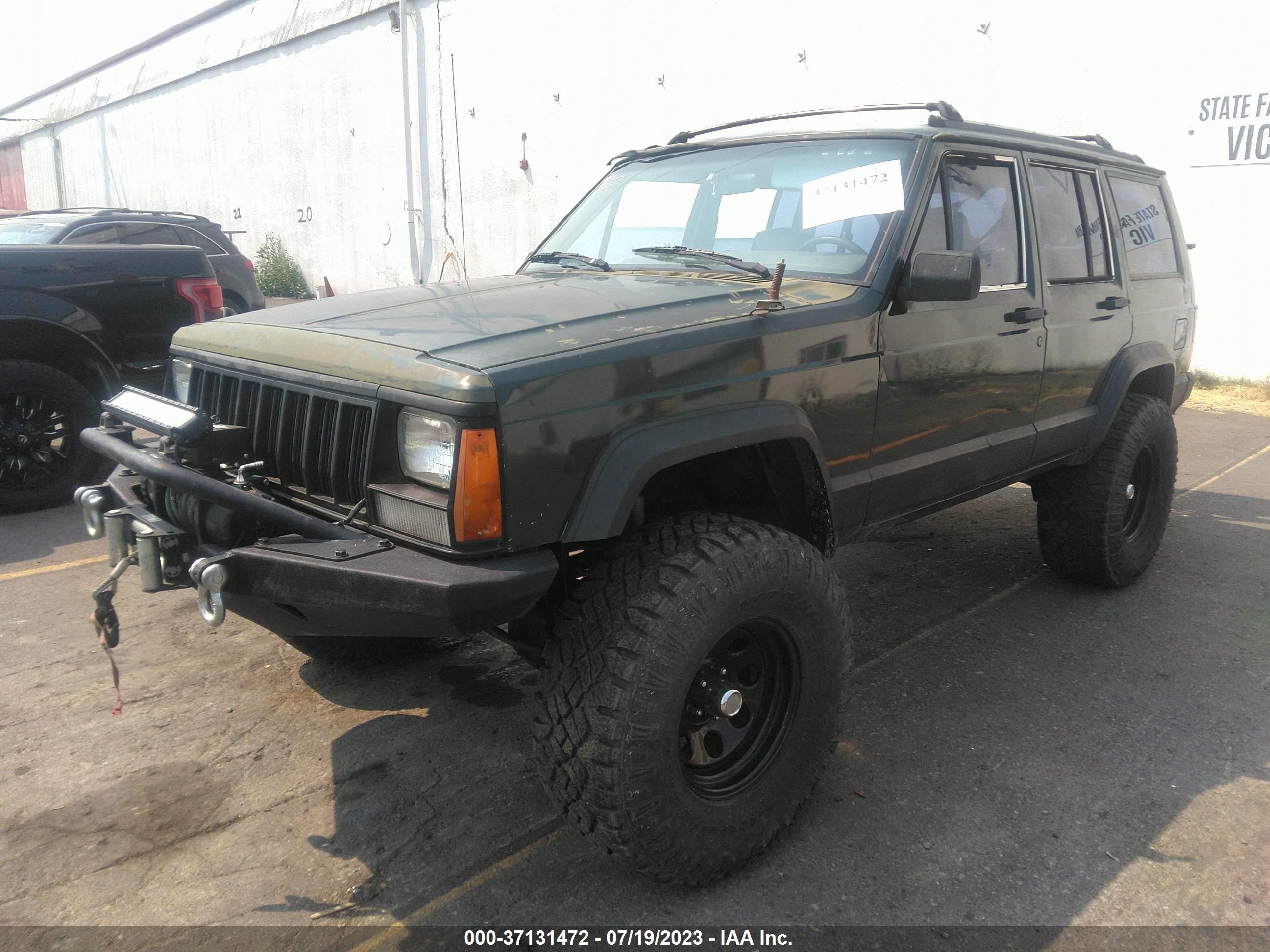 Photo 1 VIN: 1J4FJ68S1RL121318 - JEEP CHEROKEE 