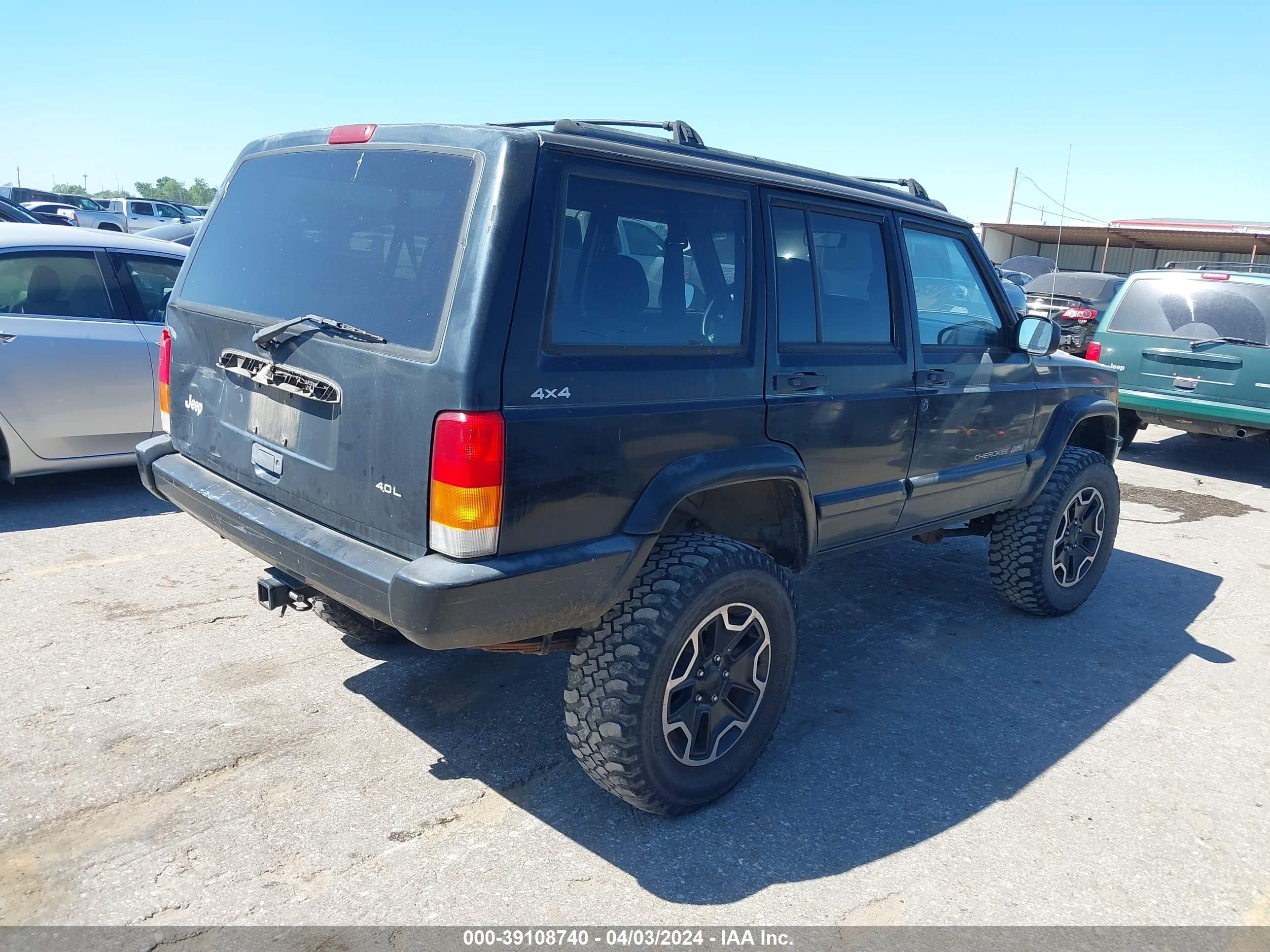 Photo 3 VIN: 1J4FJ68S1WL263910 - JEEP CHEROKEE 