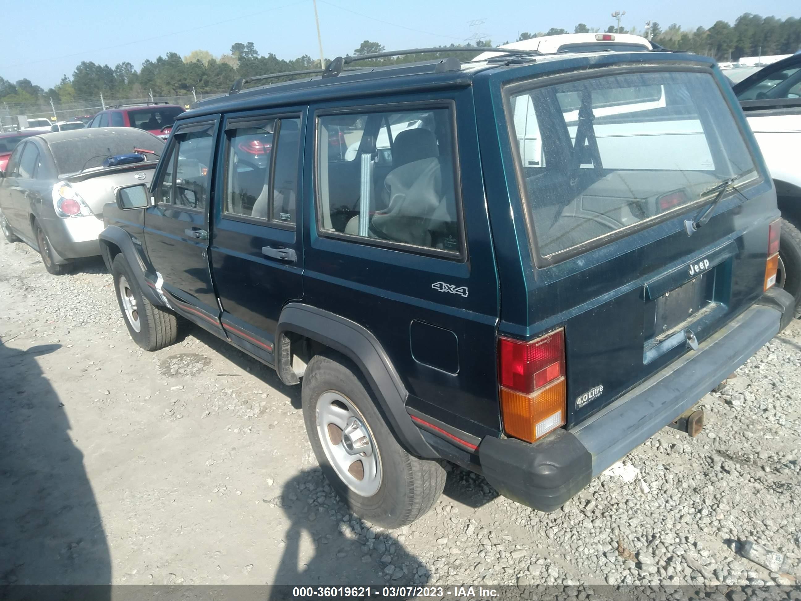 Photo 2 VIN: 1J4FJ68S5SL615347 - JEEP CHEROKEE 