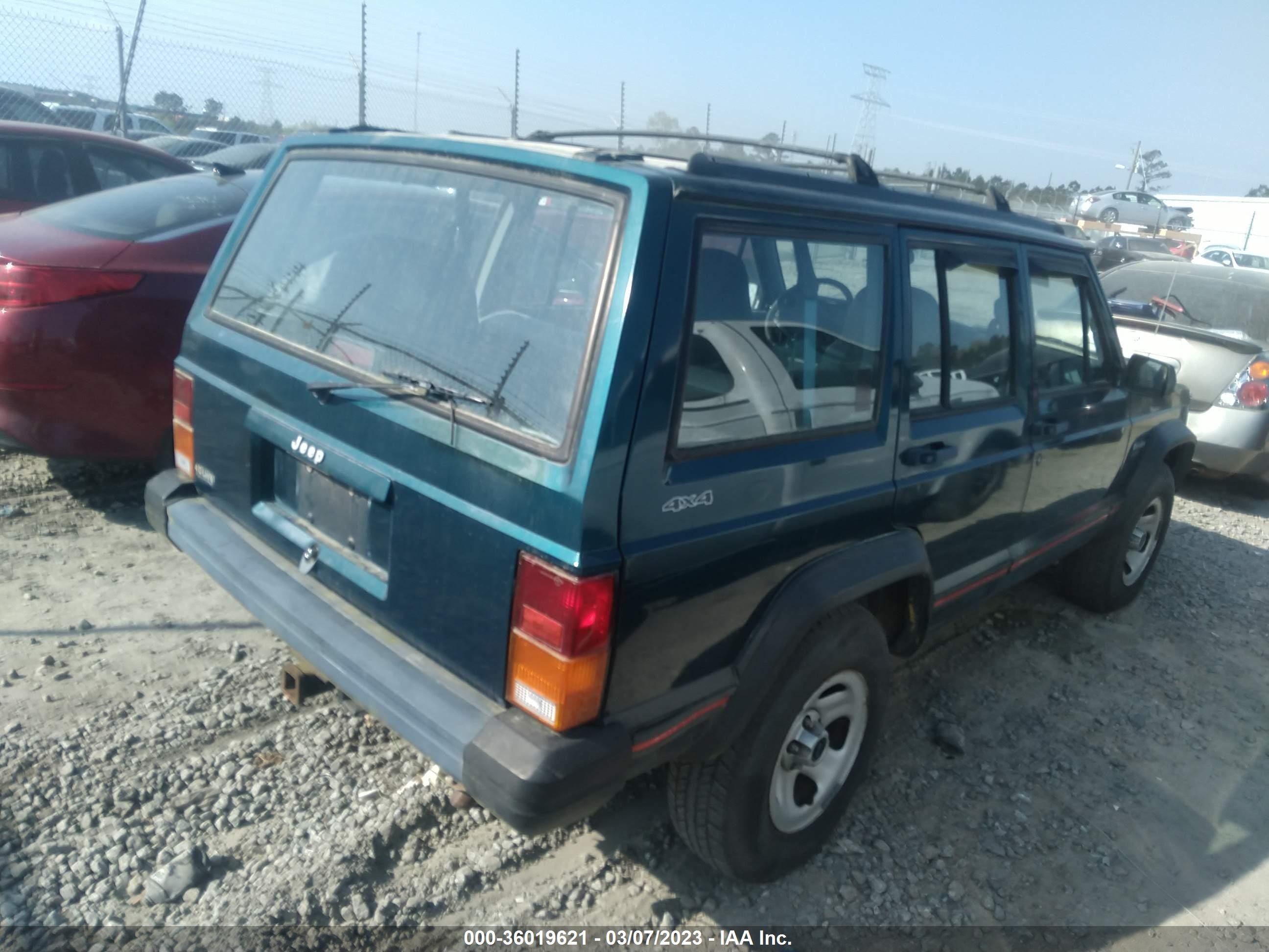 Photo 3 VIN: 1J4FJ68S5SL615347 - JEEP CHEROKEE 