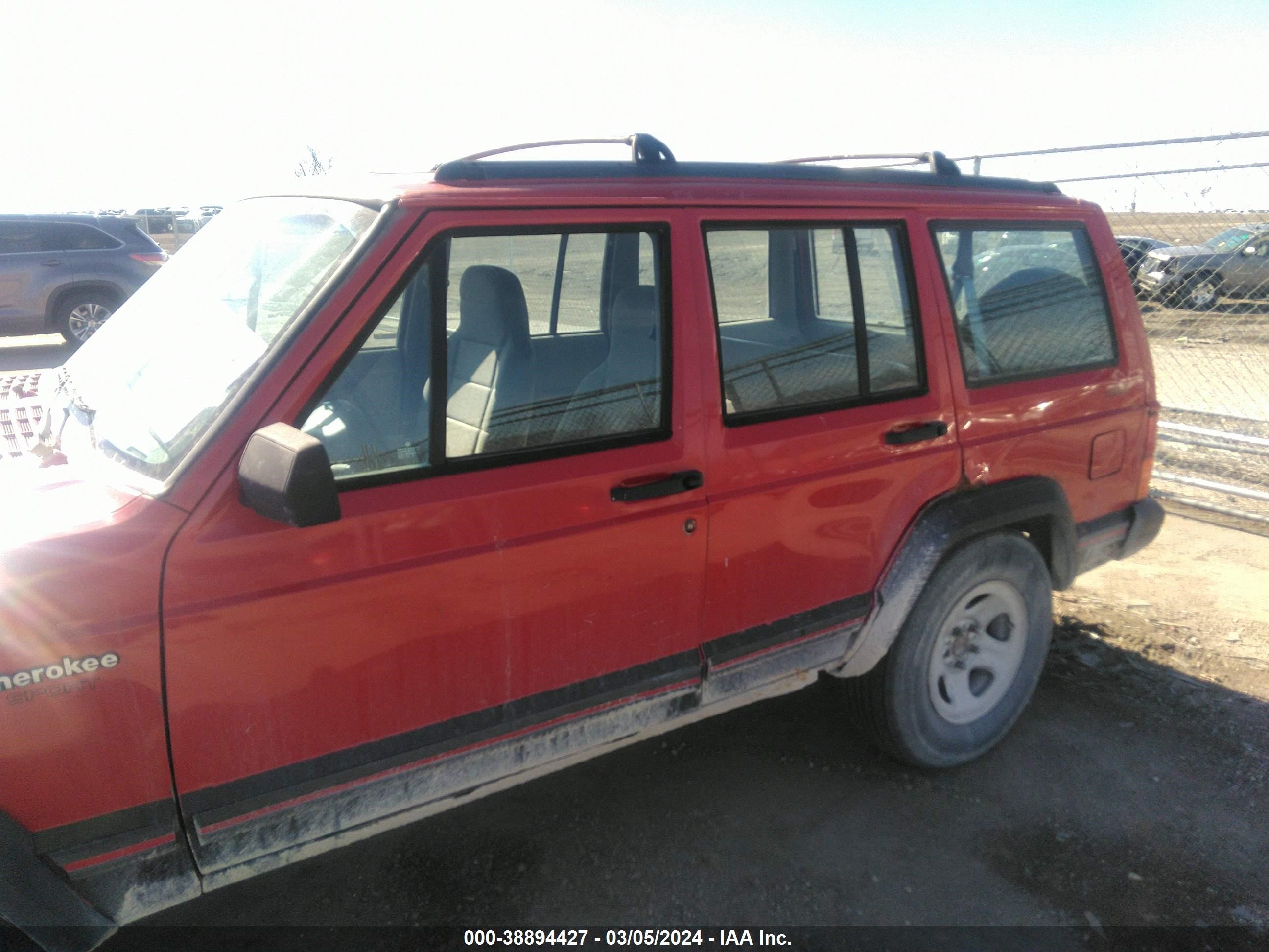 Photo 5 VIN: 1J4FJ68S5TL174546 - JEEP CHEROKEE 