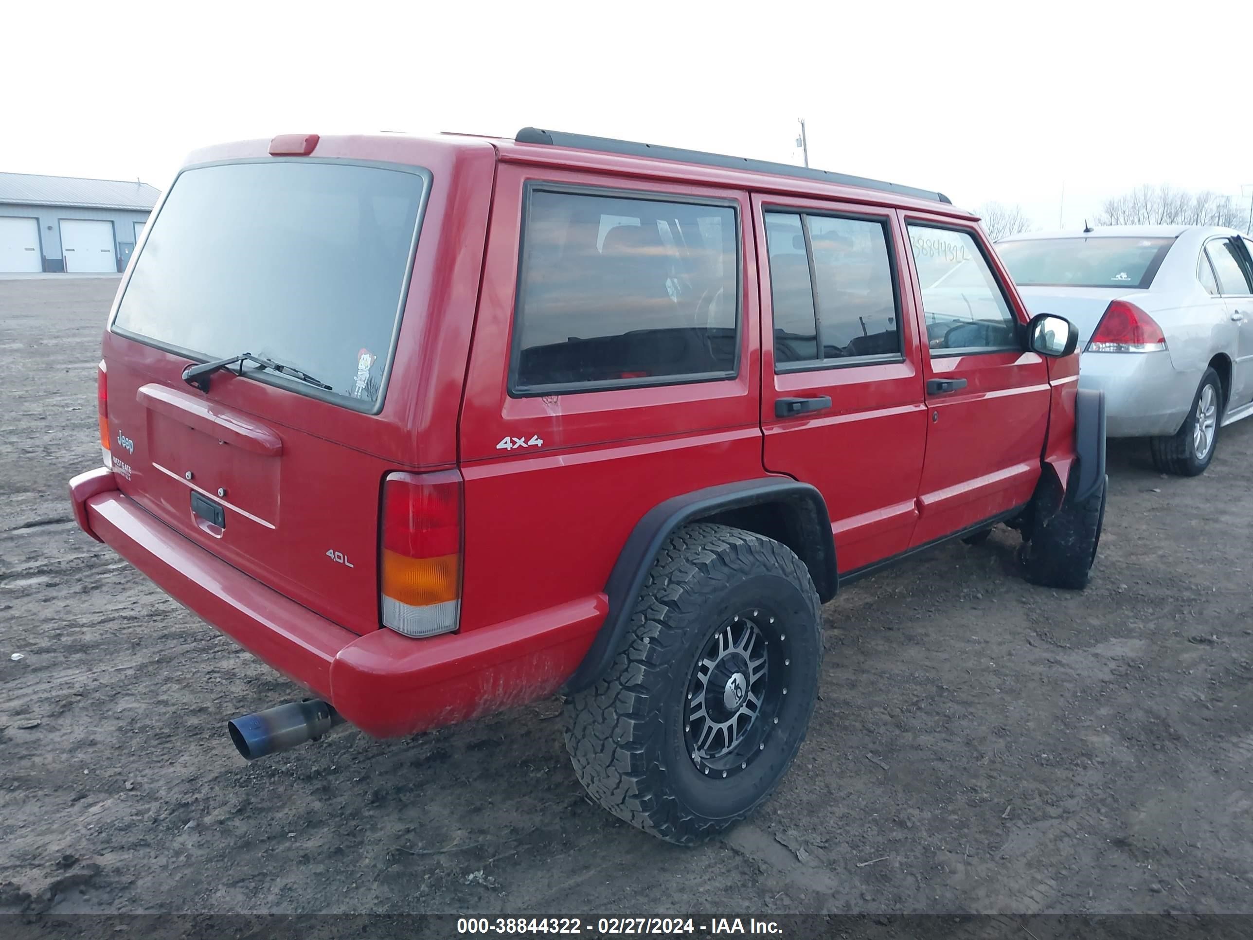 Photo 3 VIN: 1J4FJ68S7WL186928 - JEEP CHEROKEE 