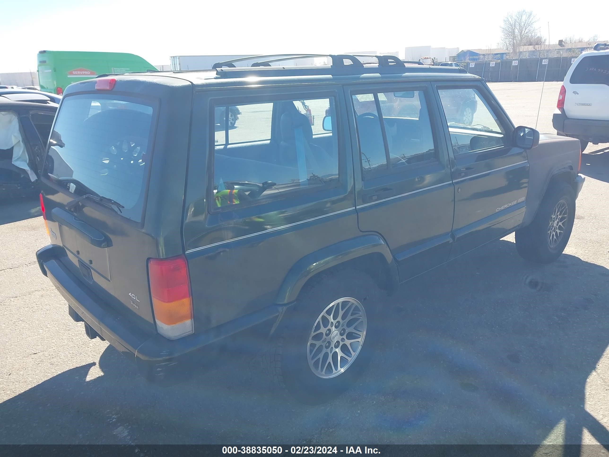 Photo 3 VIN: 1J4FJ78S3VL569480 - JEEP CHEROKEE 