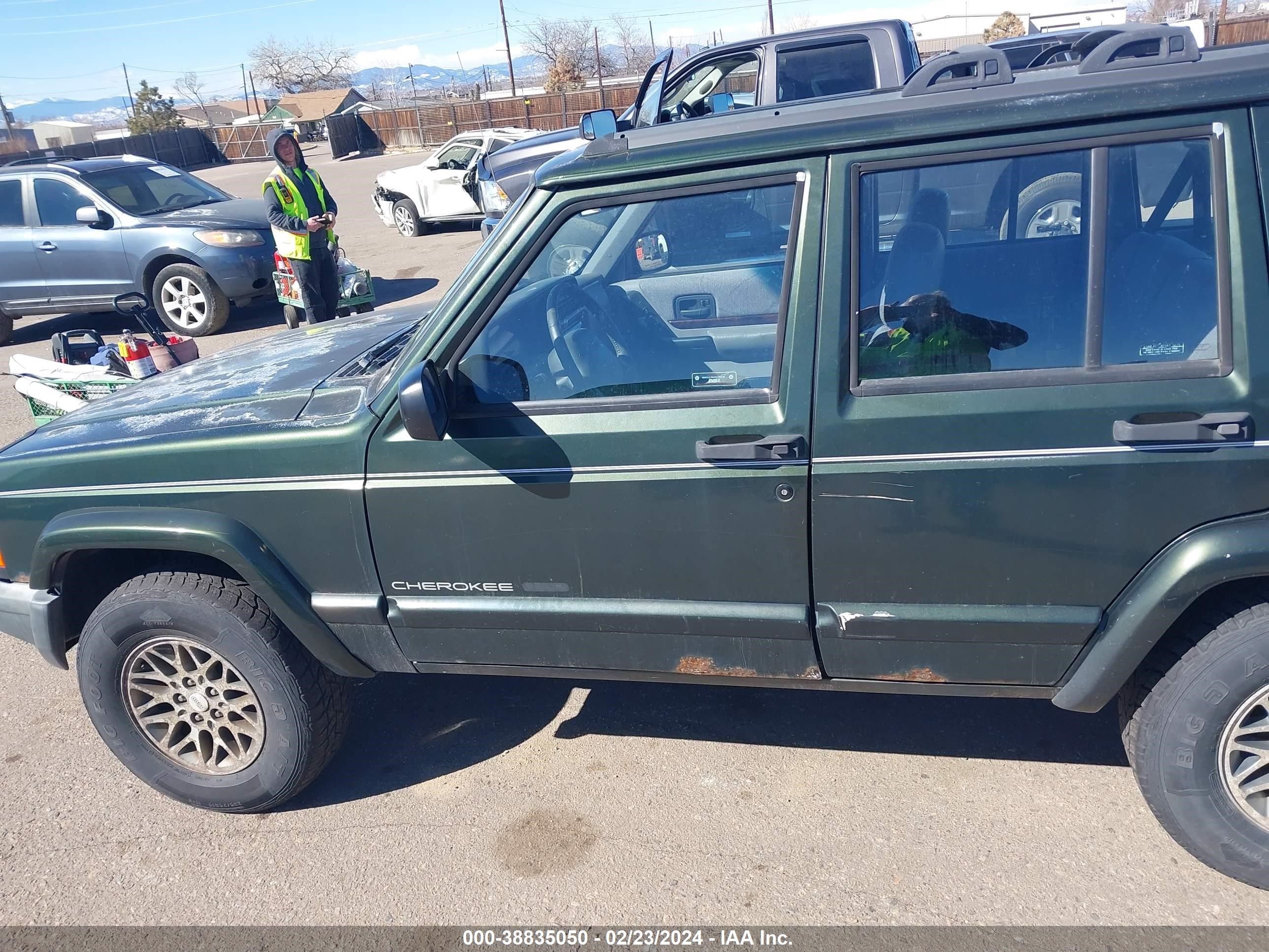 Photo 5 VIN: 1J4FJ78S3VL569480 - JEEP CHEROKEE 