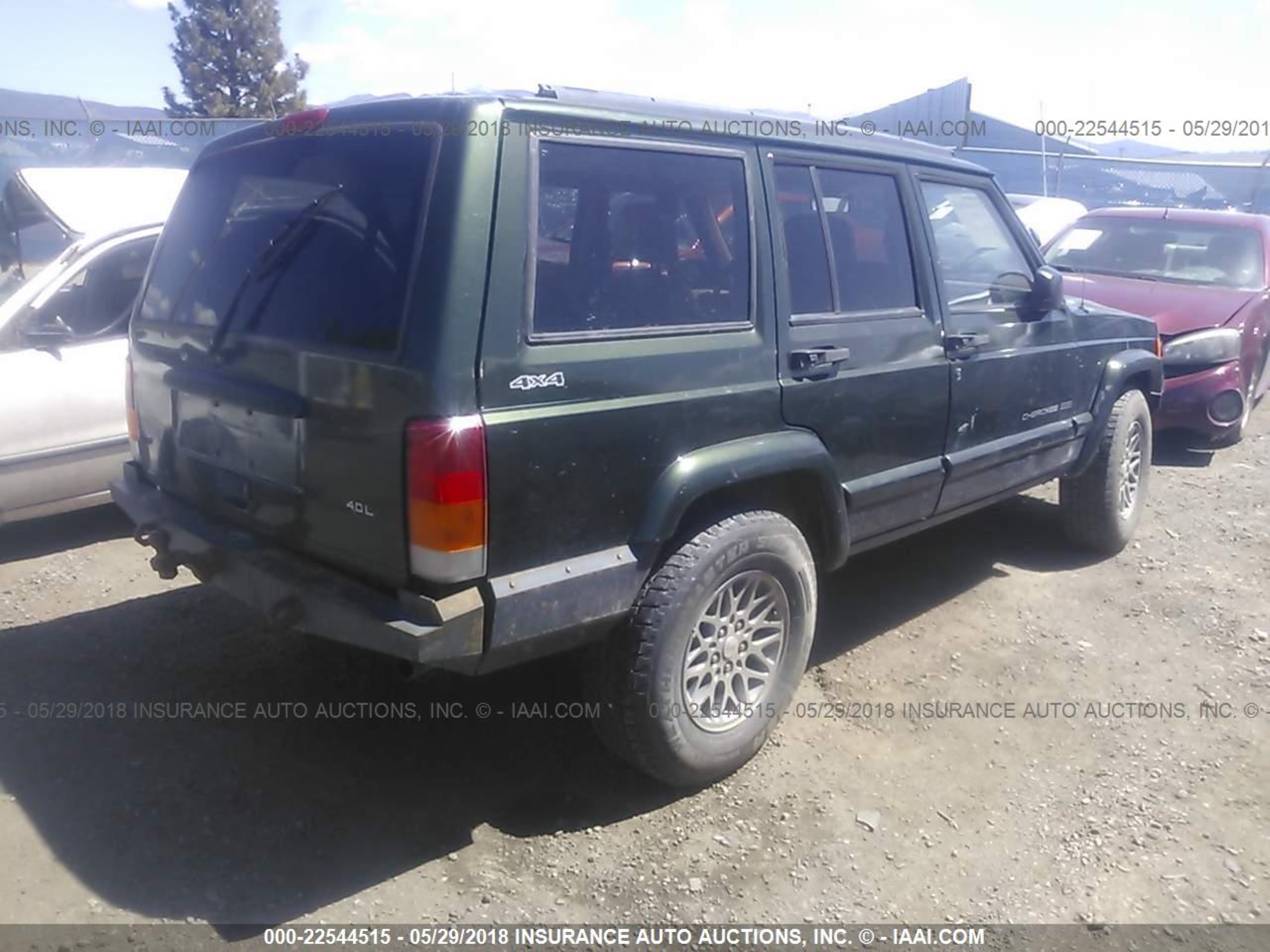 Photo 3 VIN: 1J4FJ78S3VL590930 - JEEP CHEROKEE 