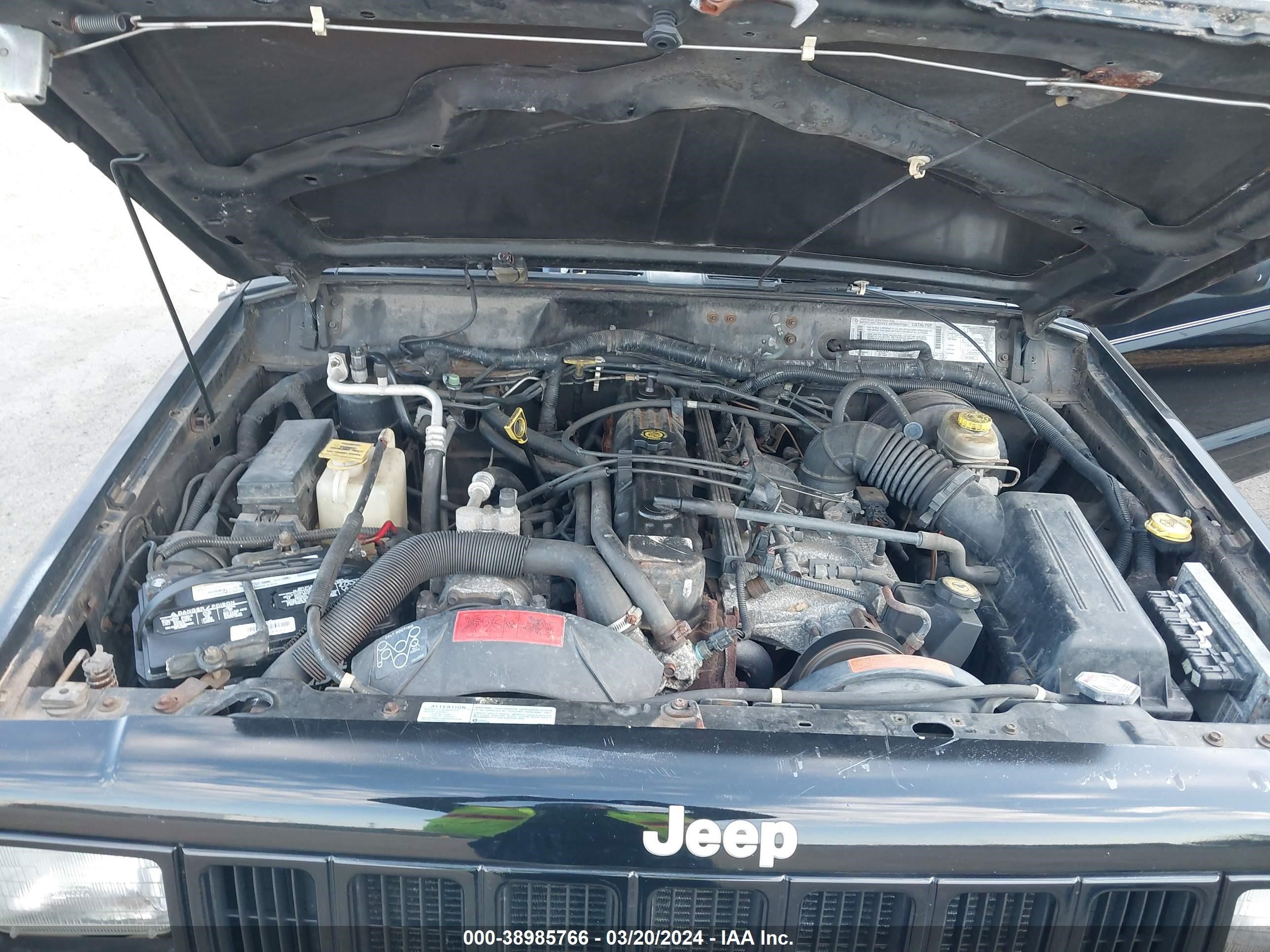 Photo 9 VIN: 1J4FJ78S3WL284568 - JEEP CHEROKEE 