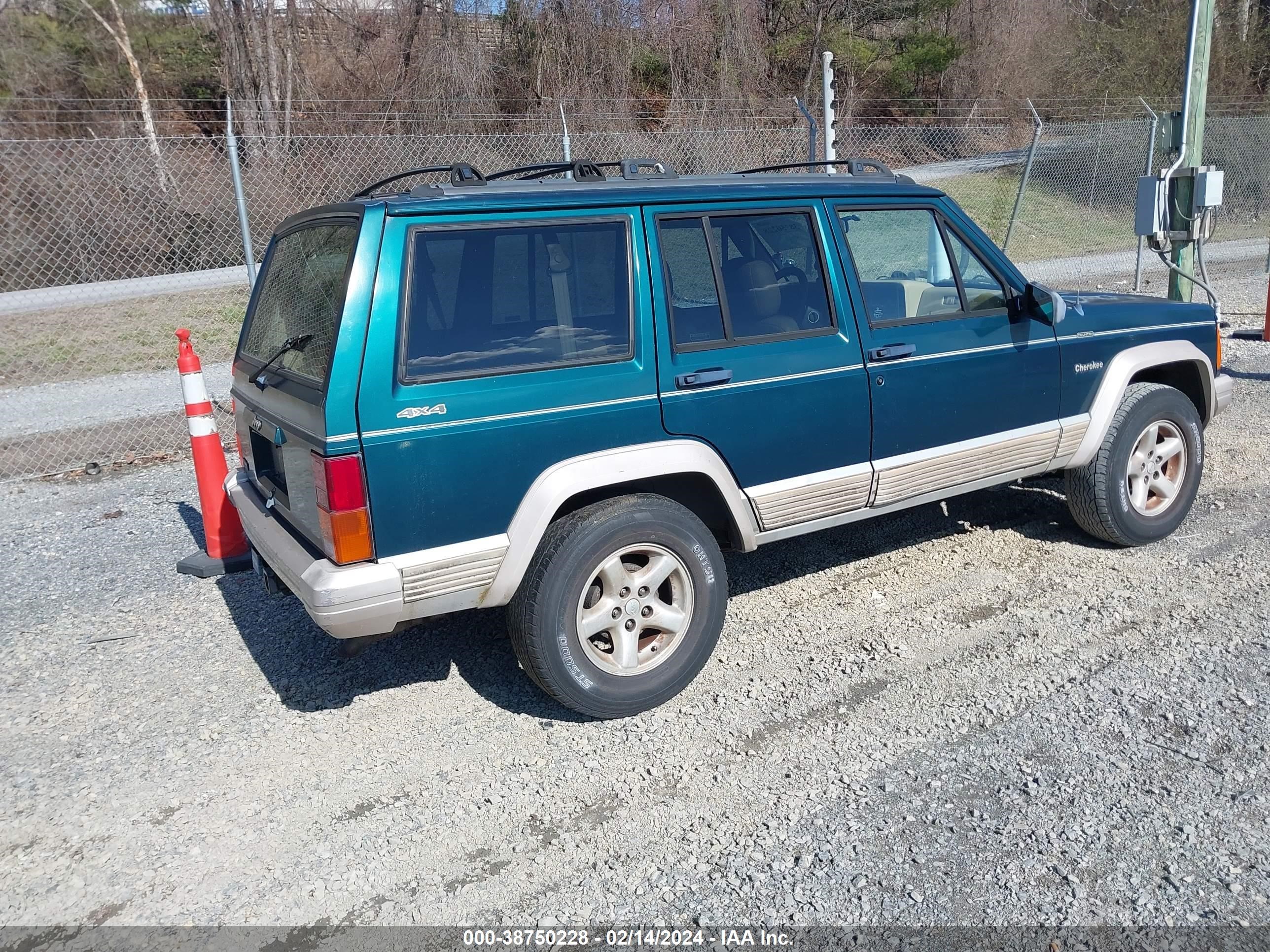 Photo 3 VIN: 1J4FJ78S6TL306185 - JEEP CHEROKEE 