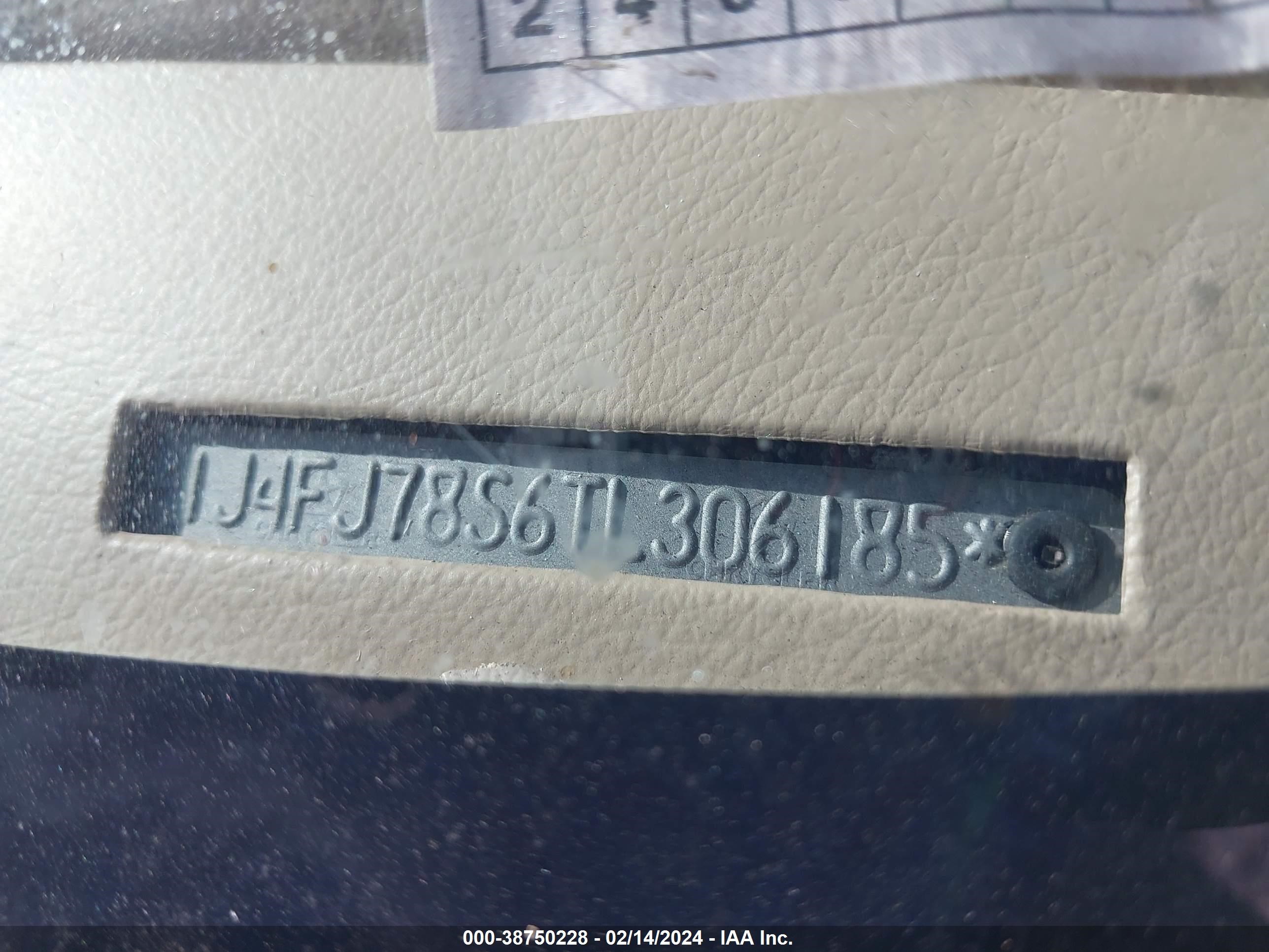 Photo 8 VIN: 1J4FJ78S6TL306185 - JEEP CHEROKEE 