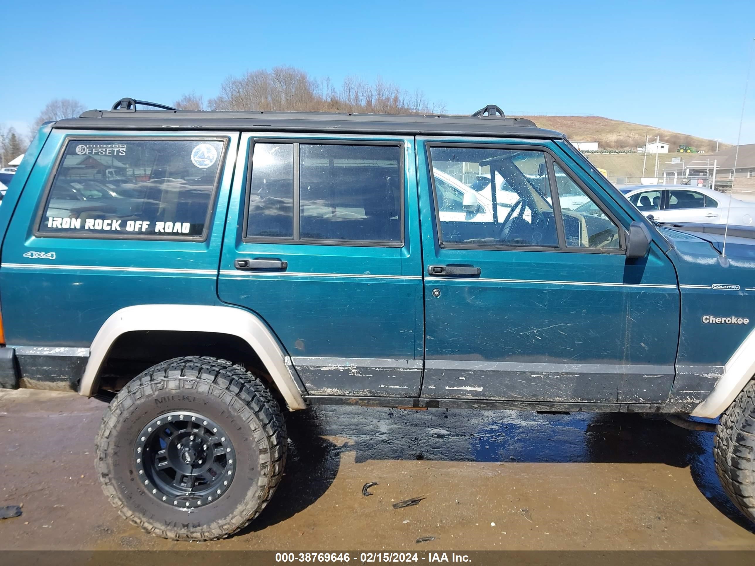 Photo 12 VIN: 1J4FJ78SXSL500927 - JEEP CHEROKEE 