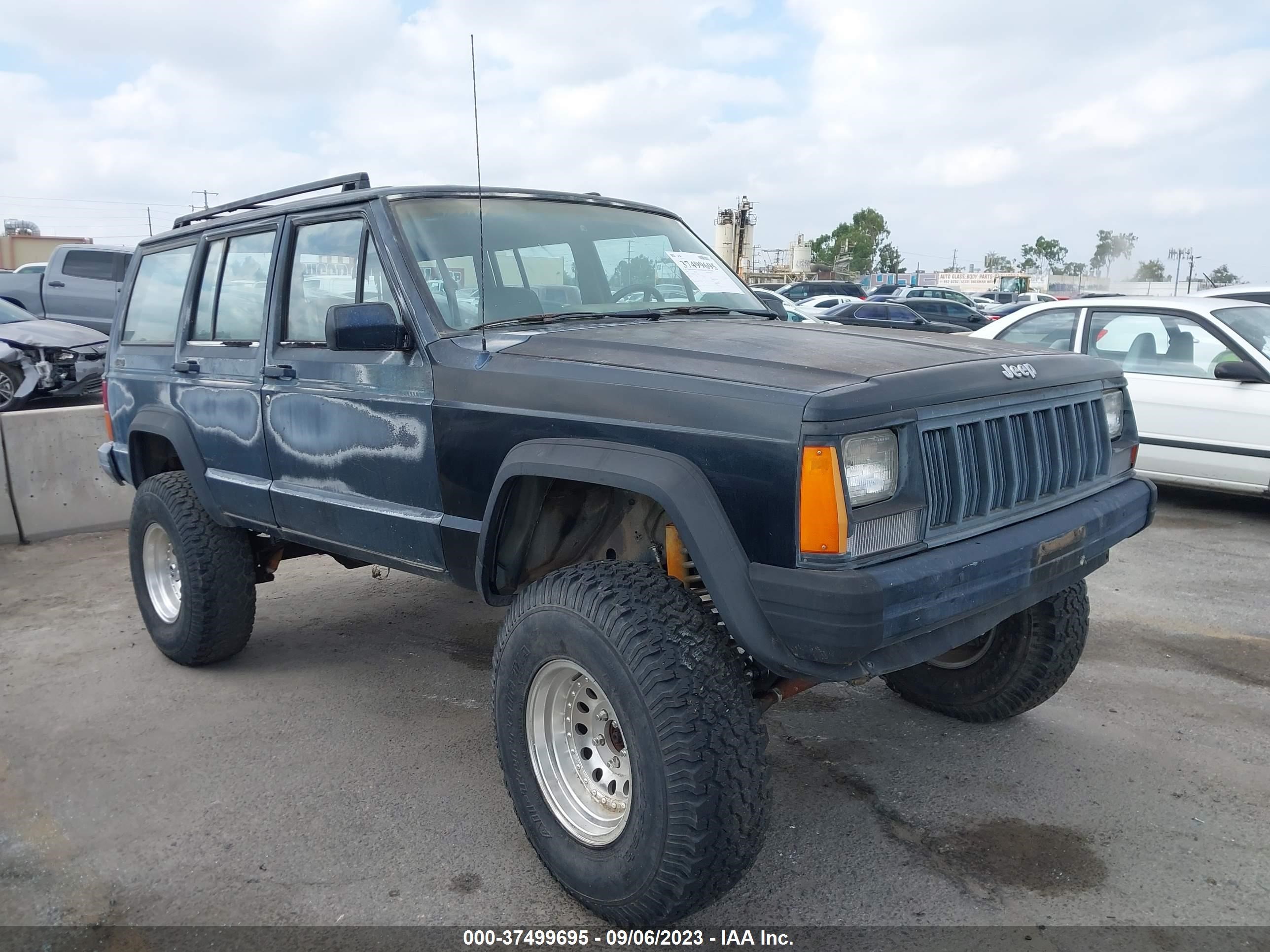 Photo 0 VIN: 1J4FJ8850NL144895 - JEEP CHEROKEE 