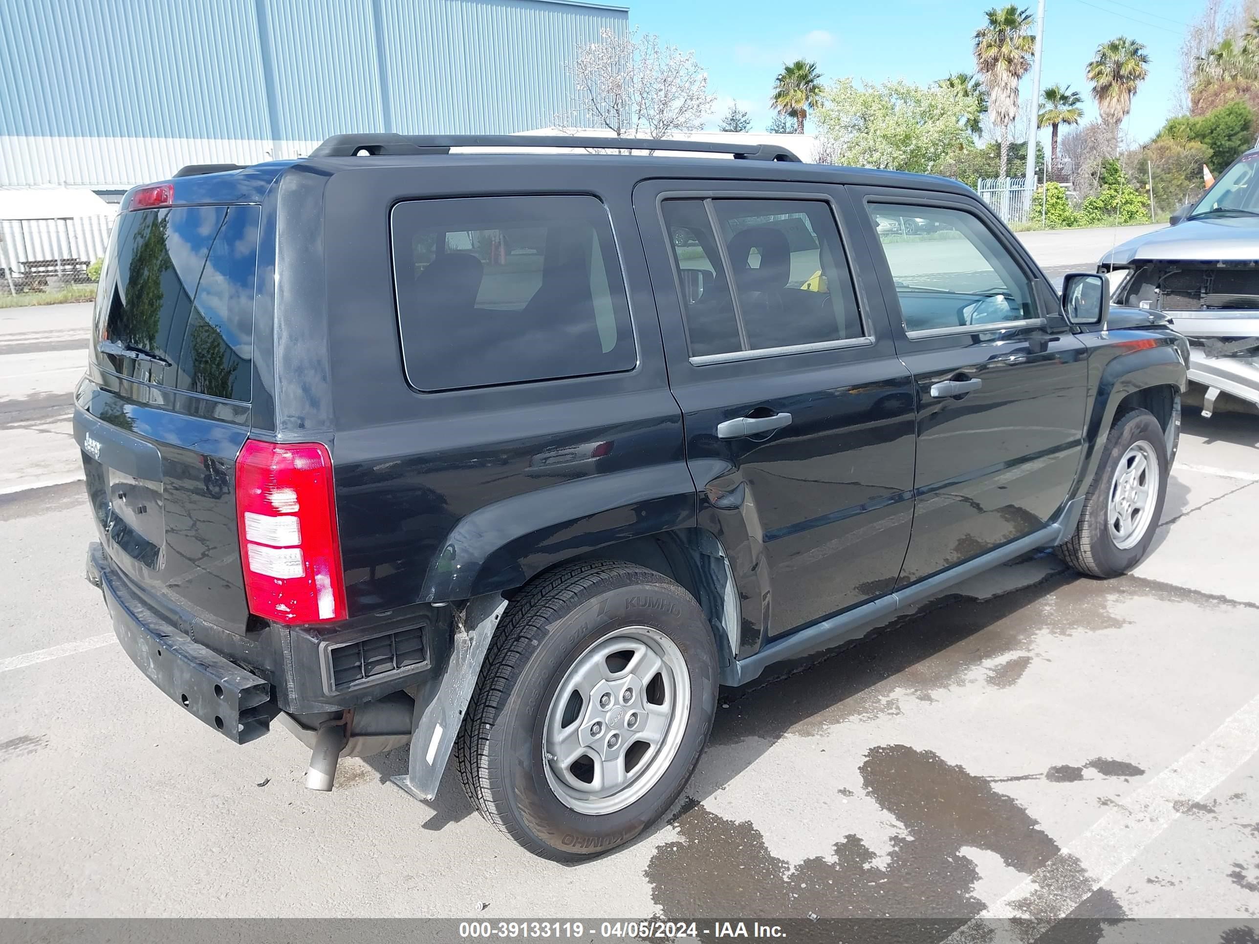 Photo 3 VIN: 1J4FT28A09D195222 - JEEP LIBERTY (PATRIOT) 