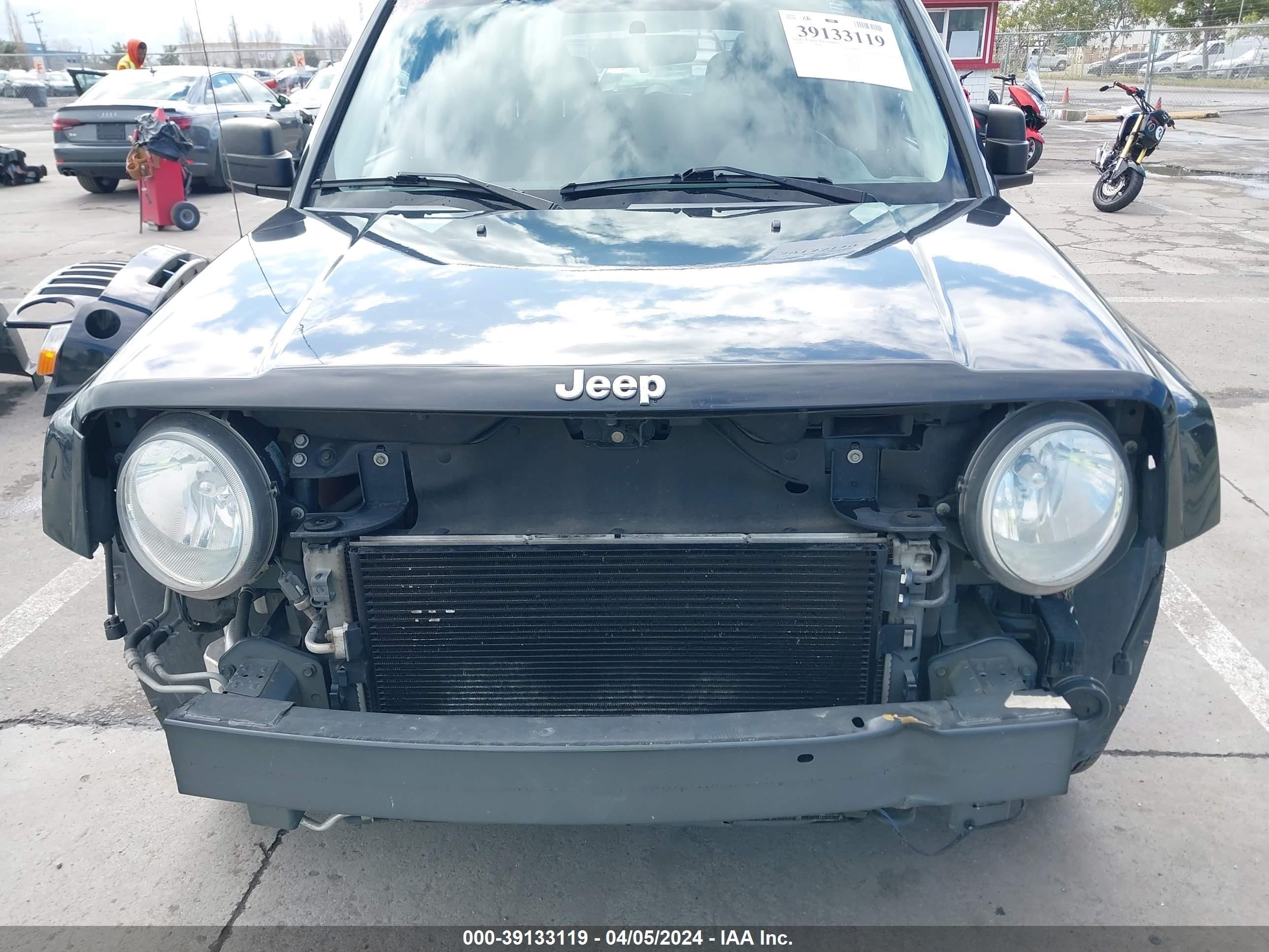 Photo 5 VIN: 1J4FT28A09D195222 - JEEP LIBERTY (PATRIOT) 