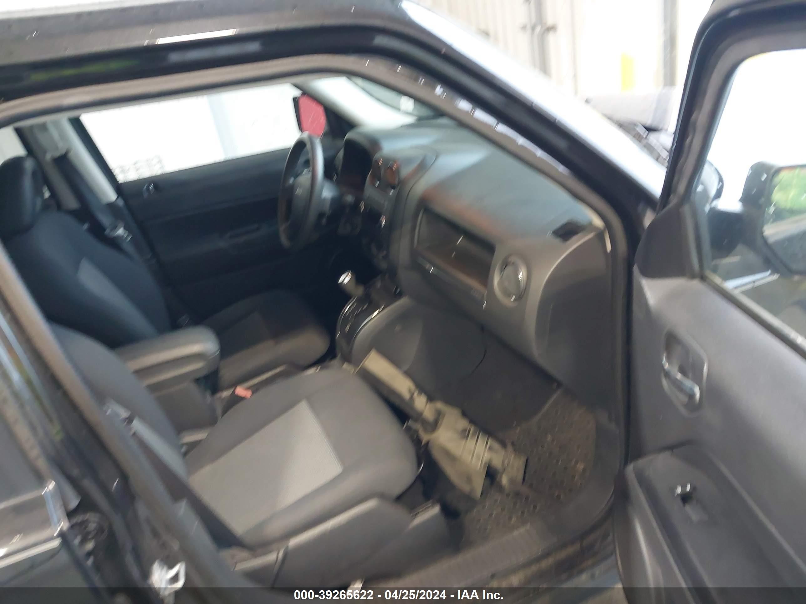 Photo 4 VIN: 1J4FT28A29D178552 - JEEP LIBERTY (PATRIOT) 