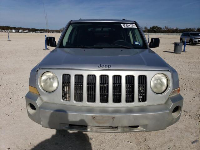 Photo 4 VIN: 1J4FT28A49D158903 - JEEP PATRIOT SP 