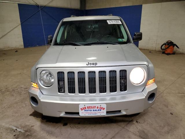 Photo 4 VIN: 1J4FT28B49D126350 - JEEP PATRIOT SP 